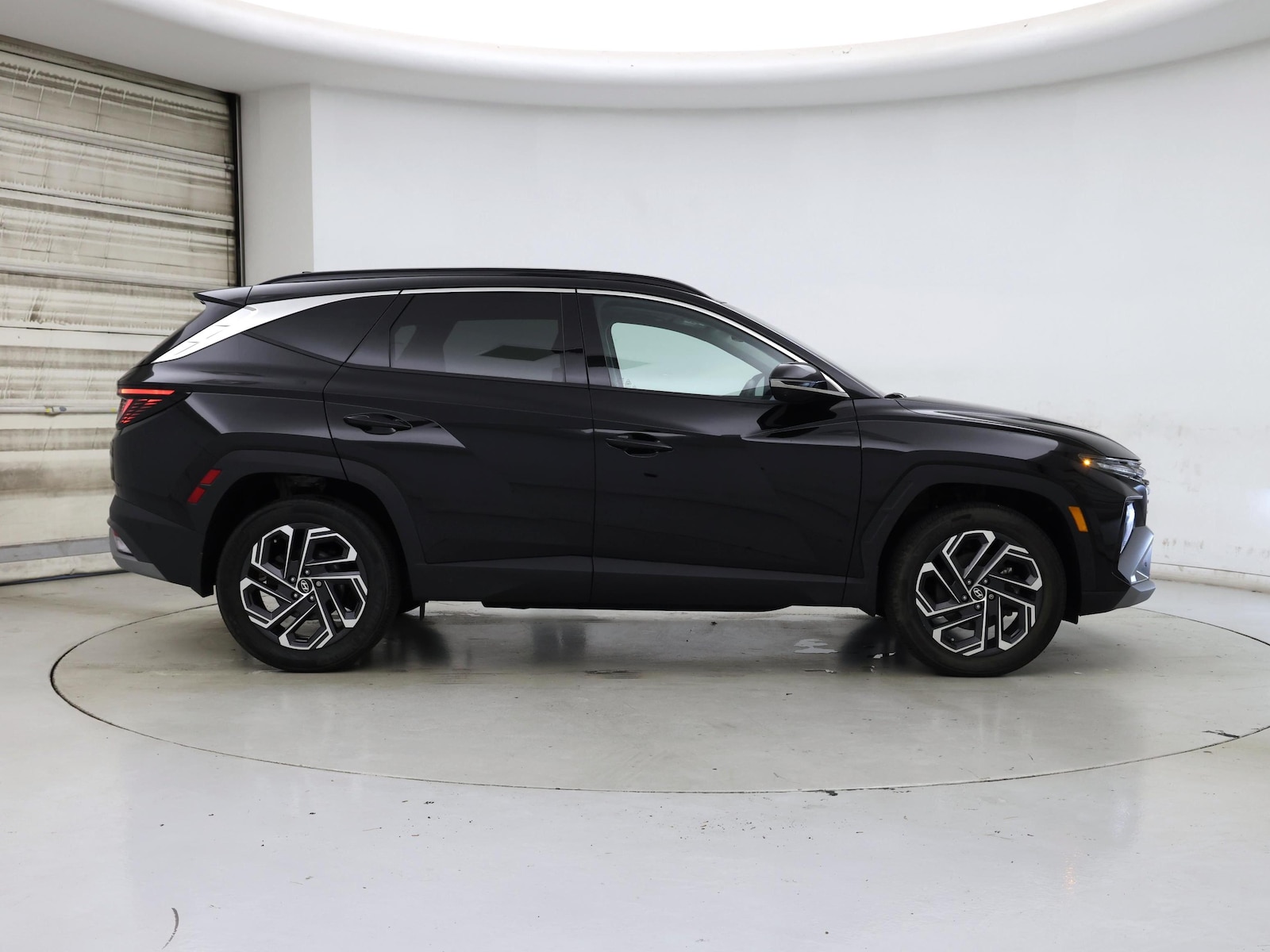2025 Hyundai Tucson Limited - Photo 8