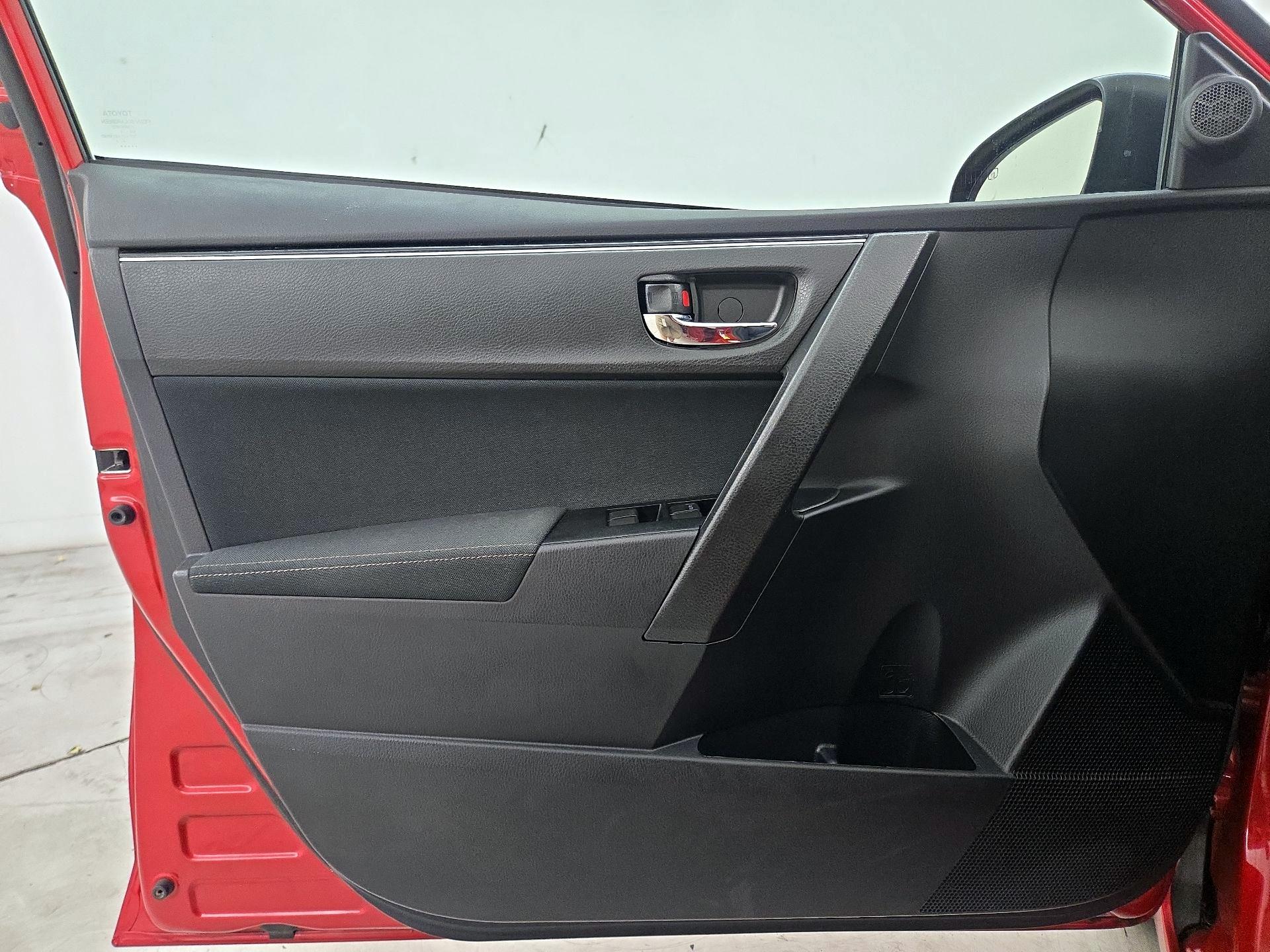 Thumbnail: 2017 Toyota Corolla - 12