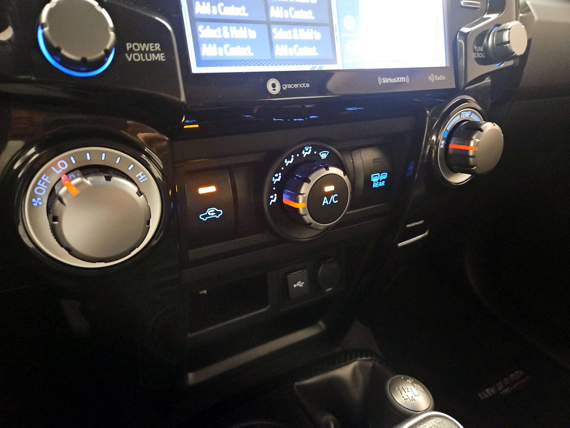 Thumbnail: 2020 Toyota 4Runner - 17