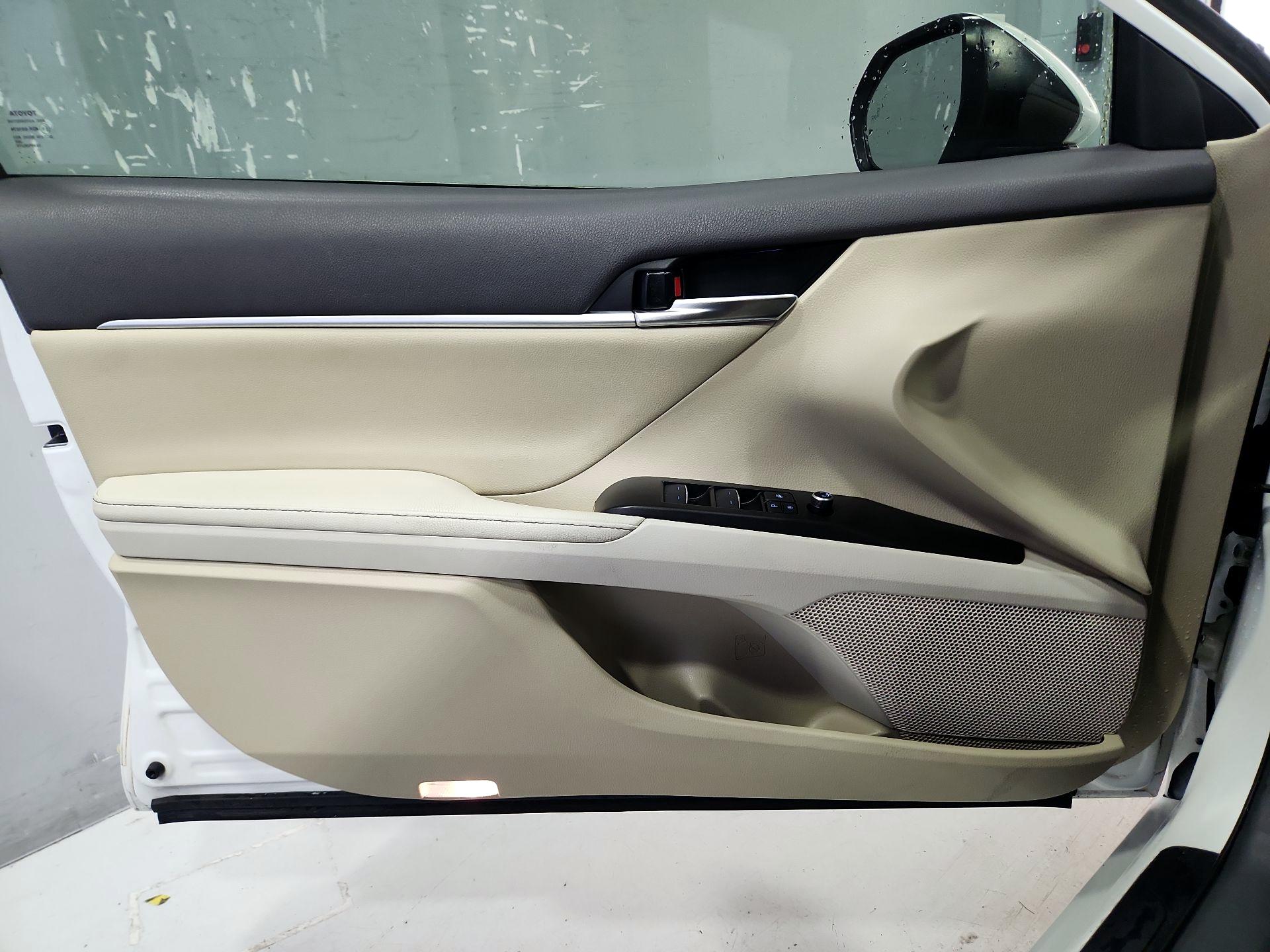 Thumbnail: 2021 Toyota Camry - 12
