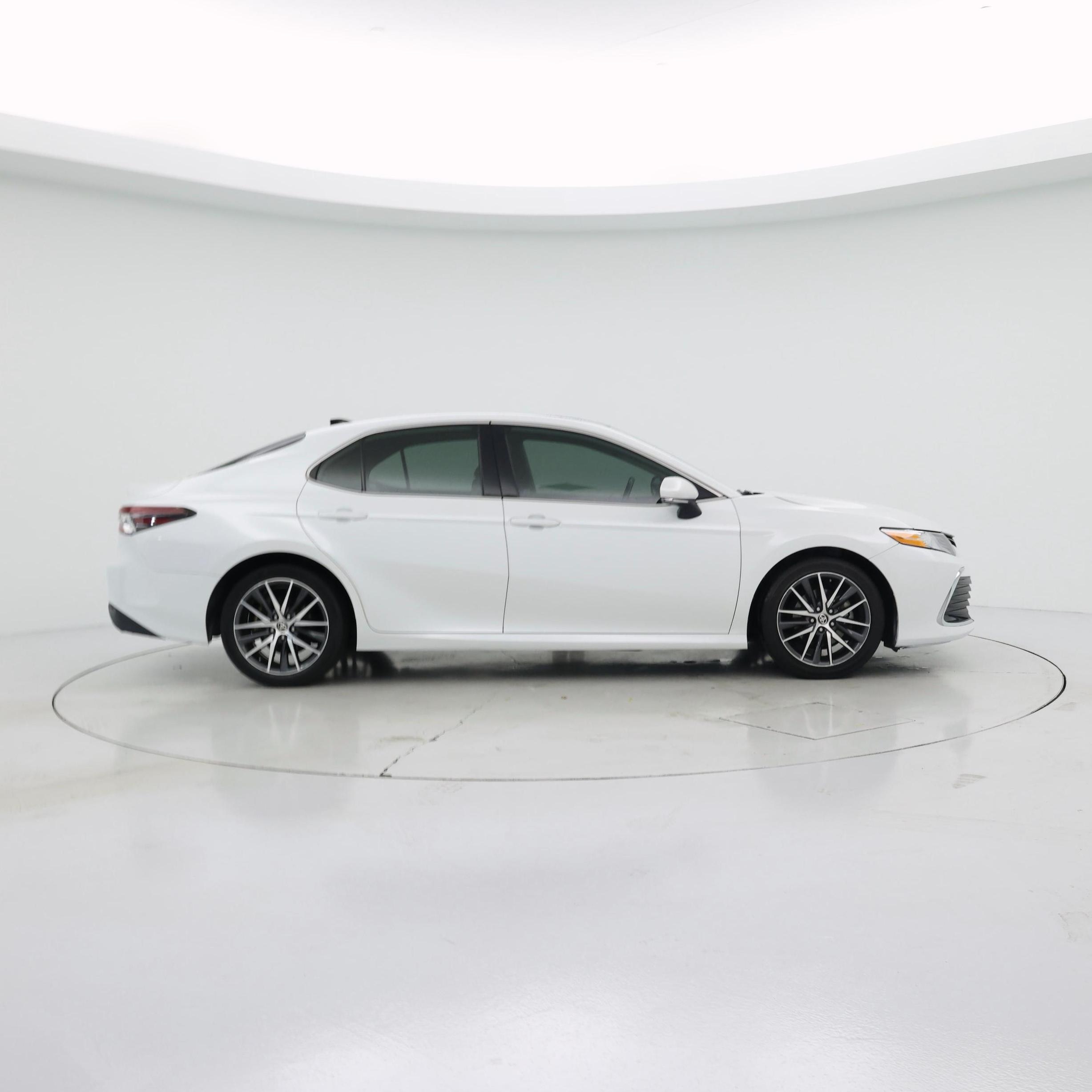 Thumbnail: 2021 Toyota Camry - 7
