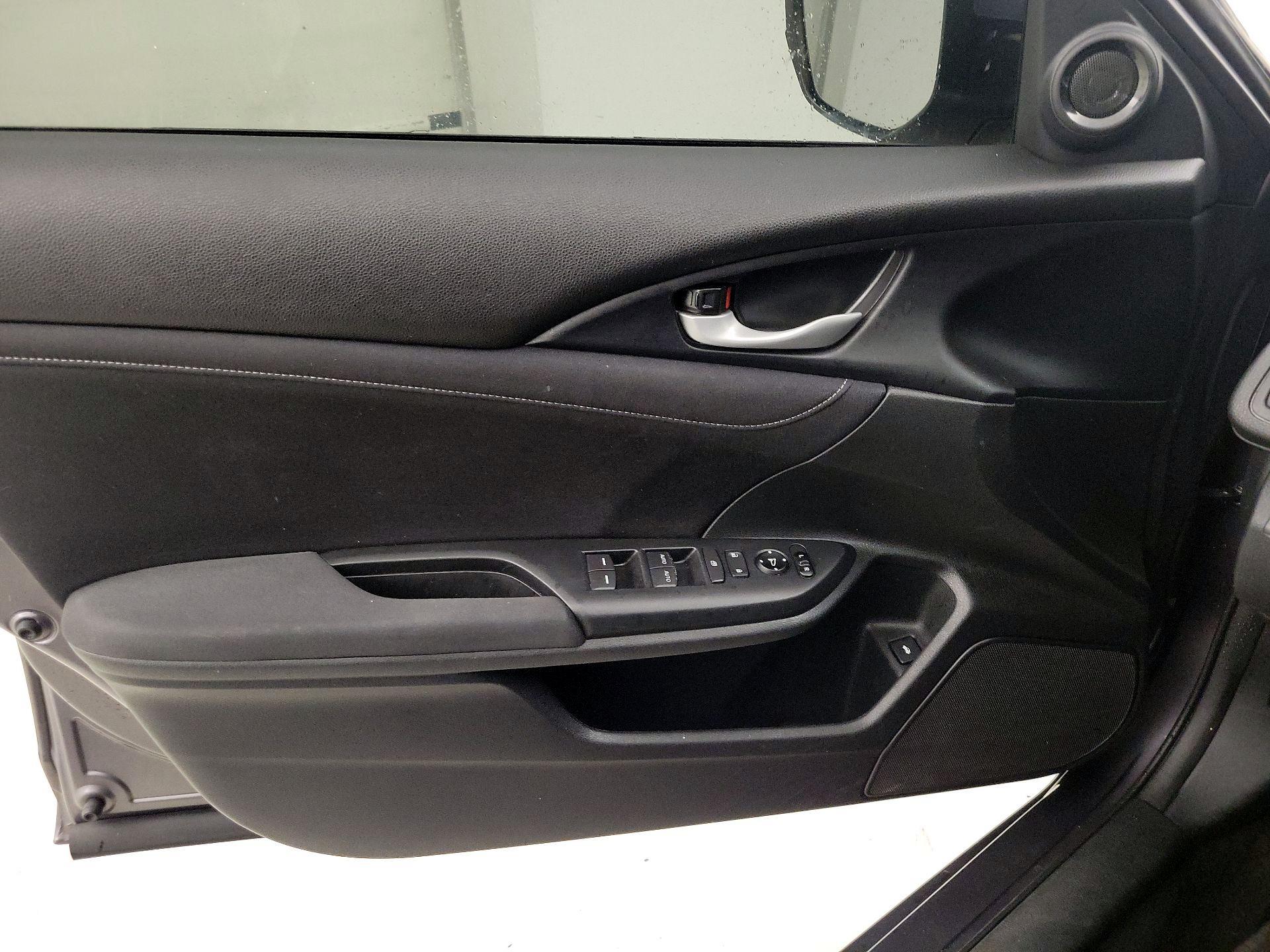 Thumbnail: 2019 Honda Insight - 12