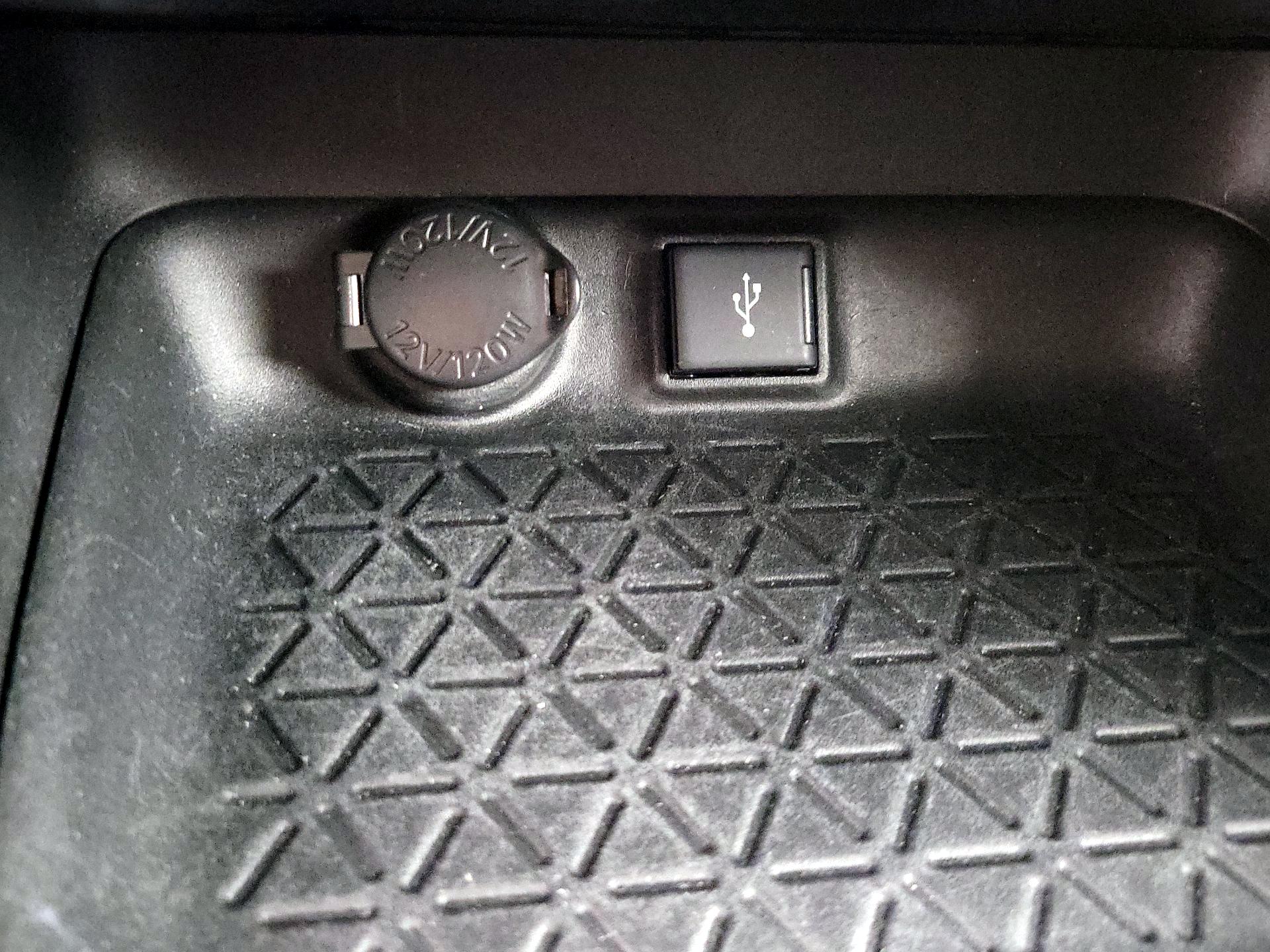 Thumbnail: 2021 Toyota RAV4 - 18