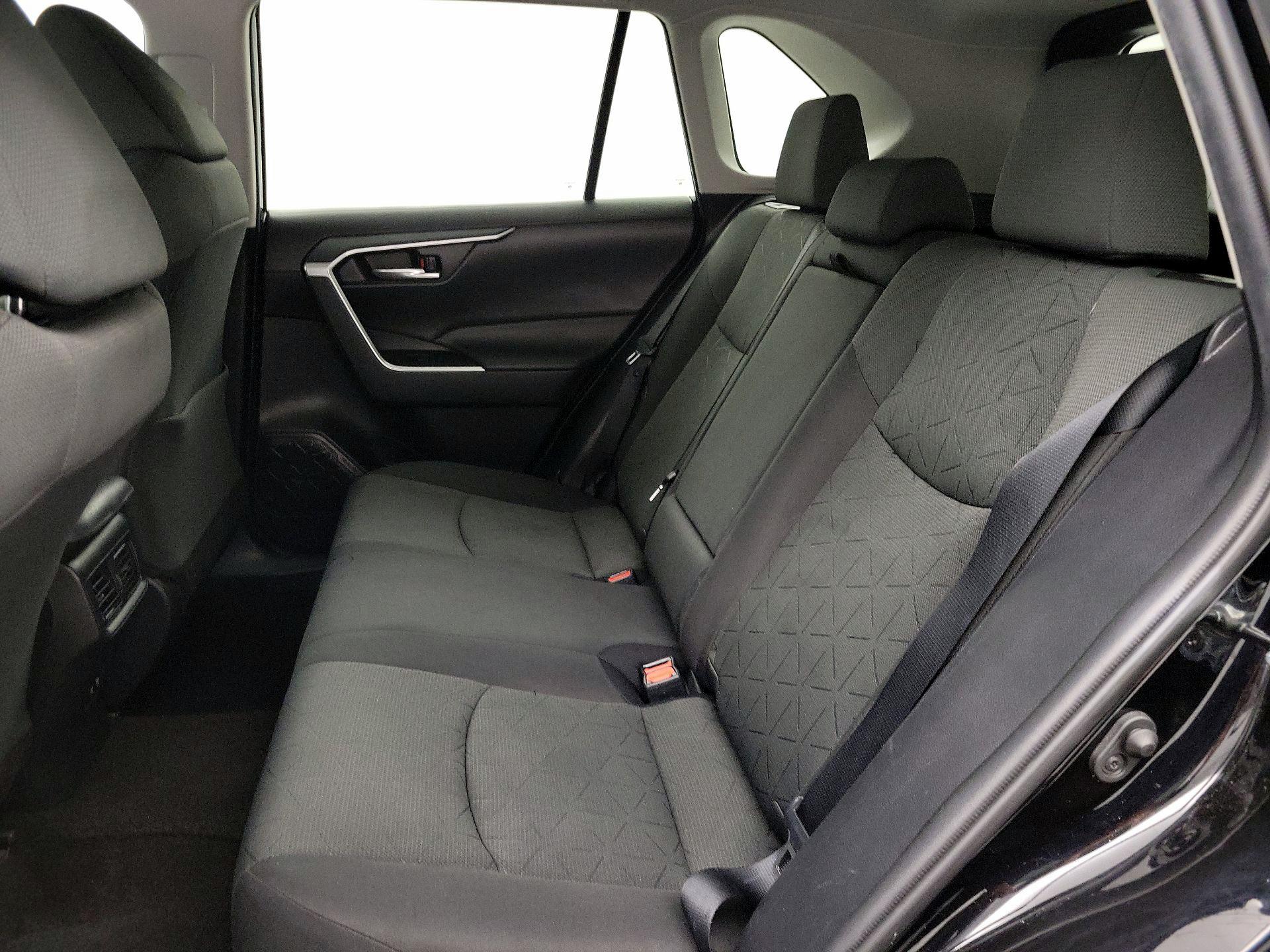 Thumbnail: 2021 Toyota RAV4 - 19