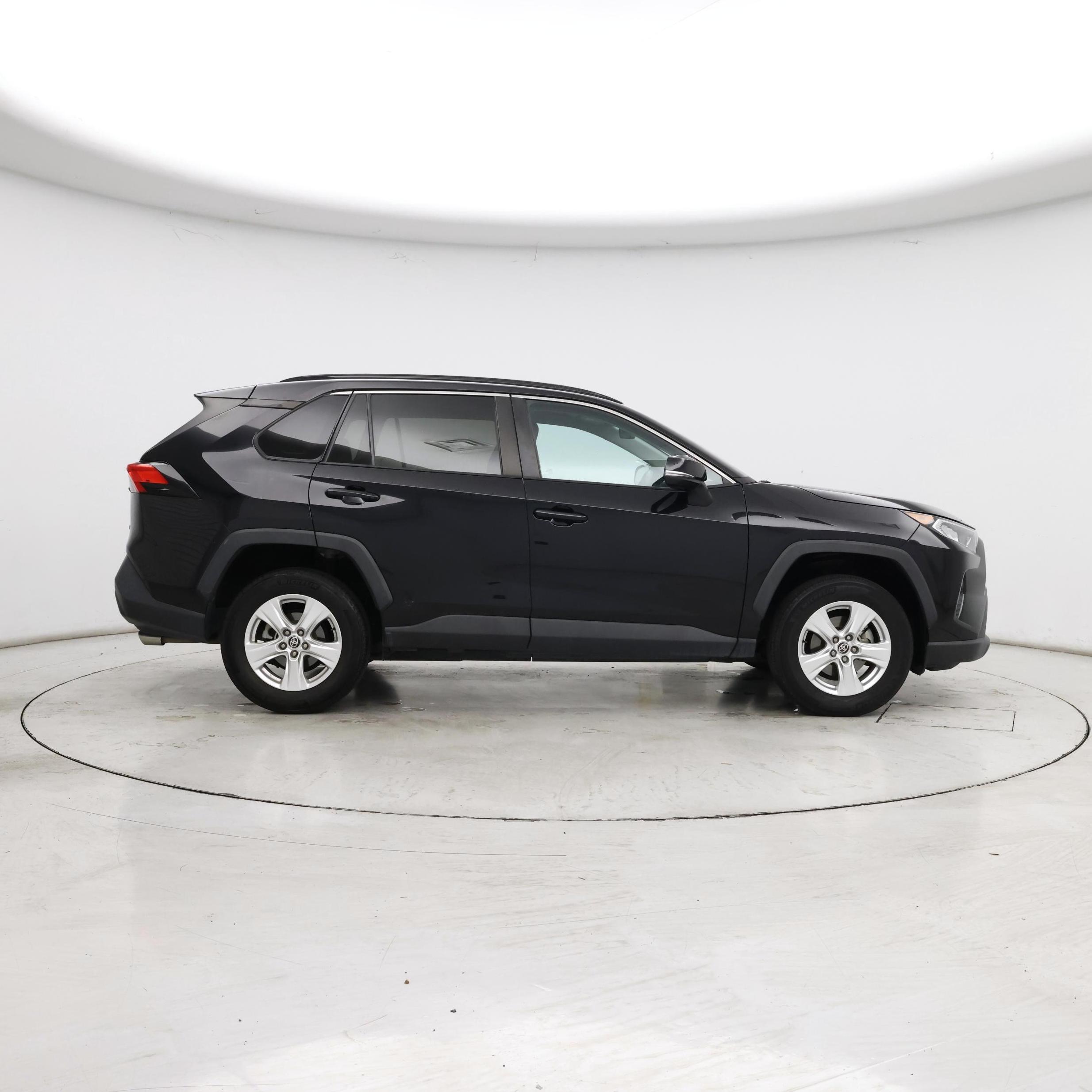 Thumbnail: 2021 Toyota RAV4 - 7