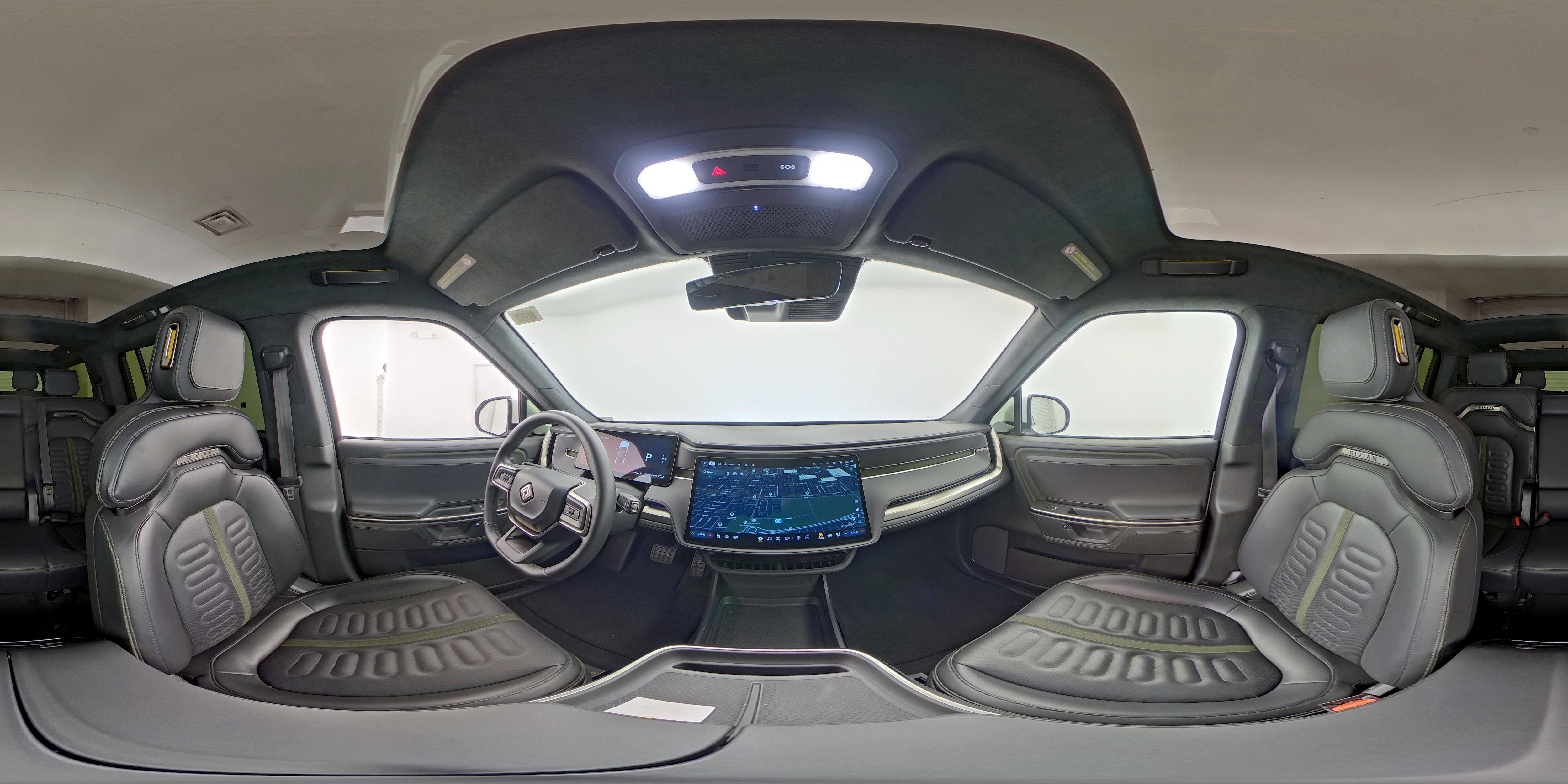 2025 Rivian R1S Adventure - Photo 26