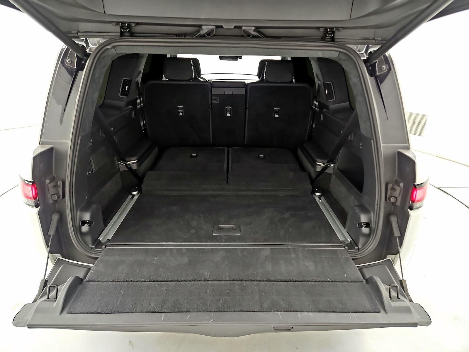 2025 Rivian R1S Adventure - Photo 23