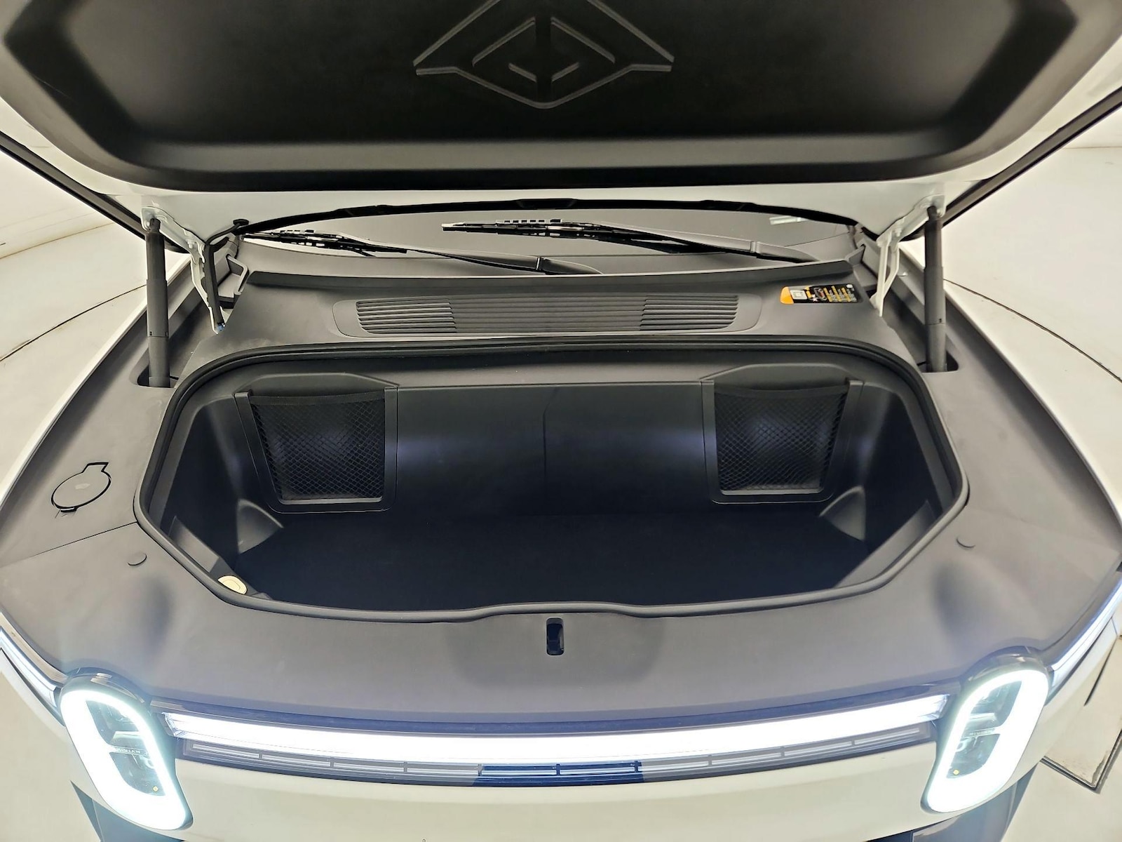 2025 Rivian R1S Adventure - Photo 24
