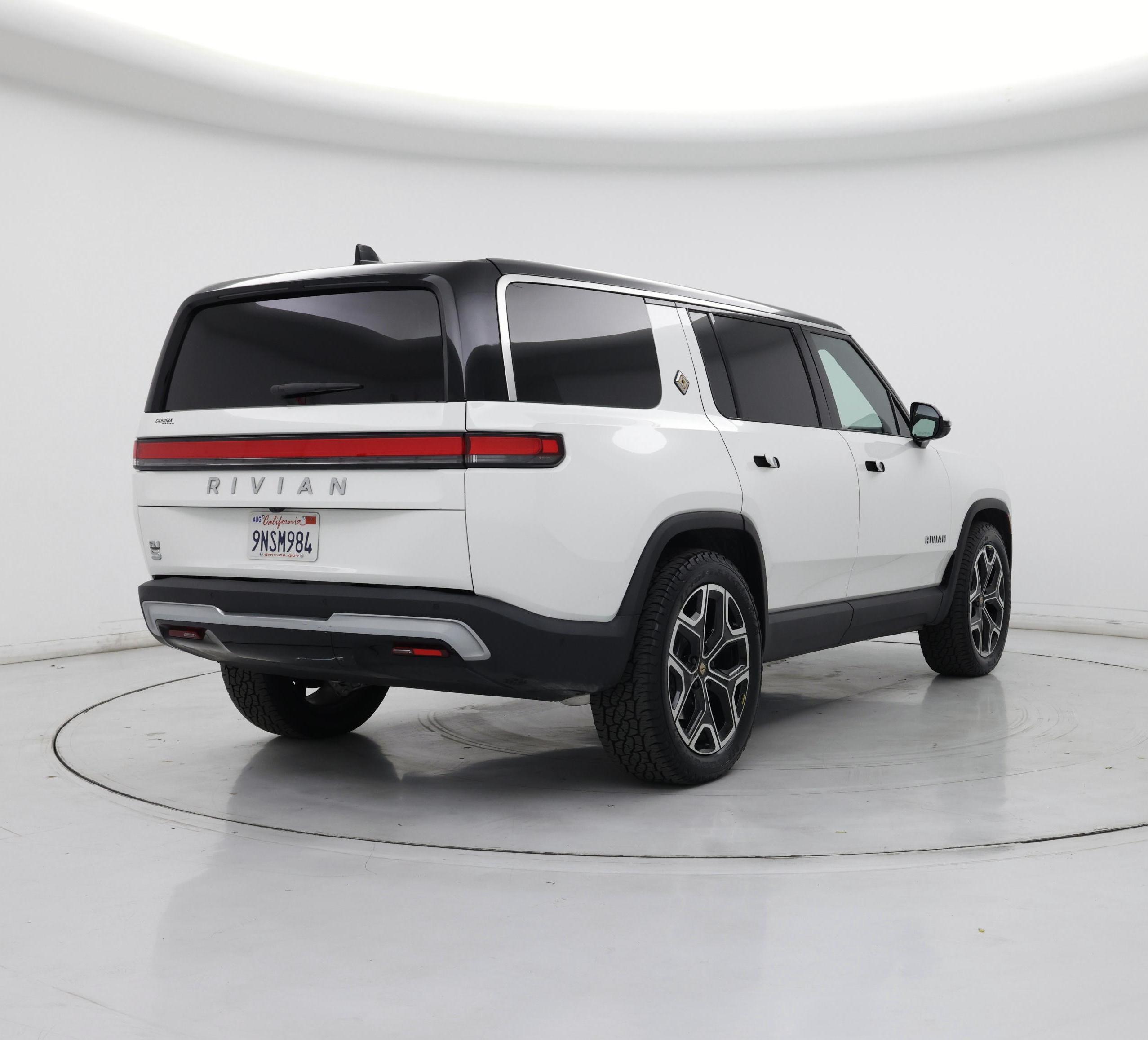 Thumbnail: 2025 Rivian R1S - 8