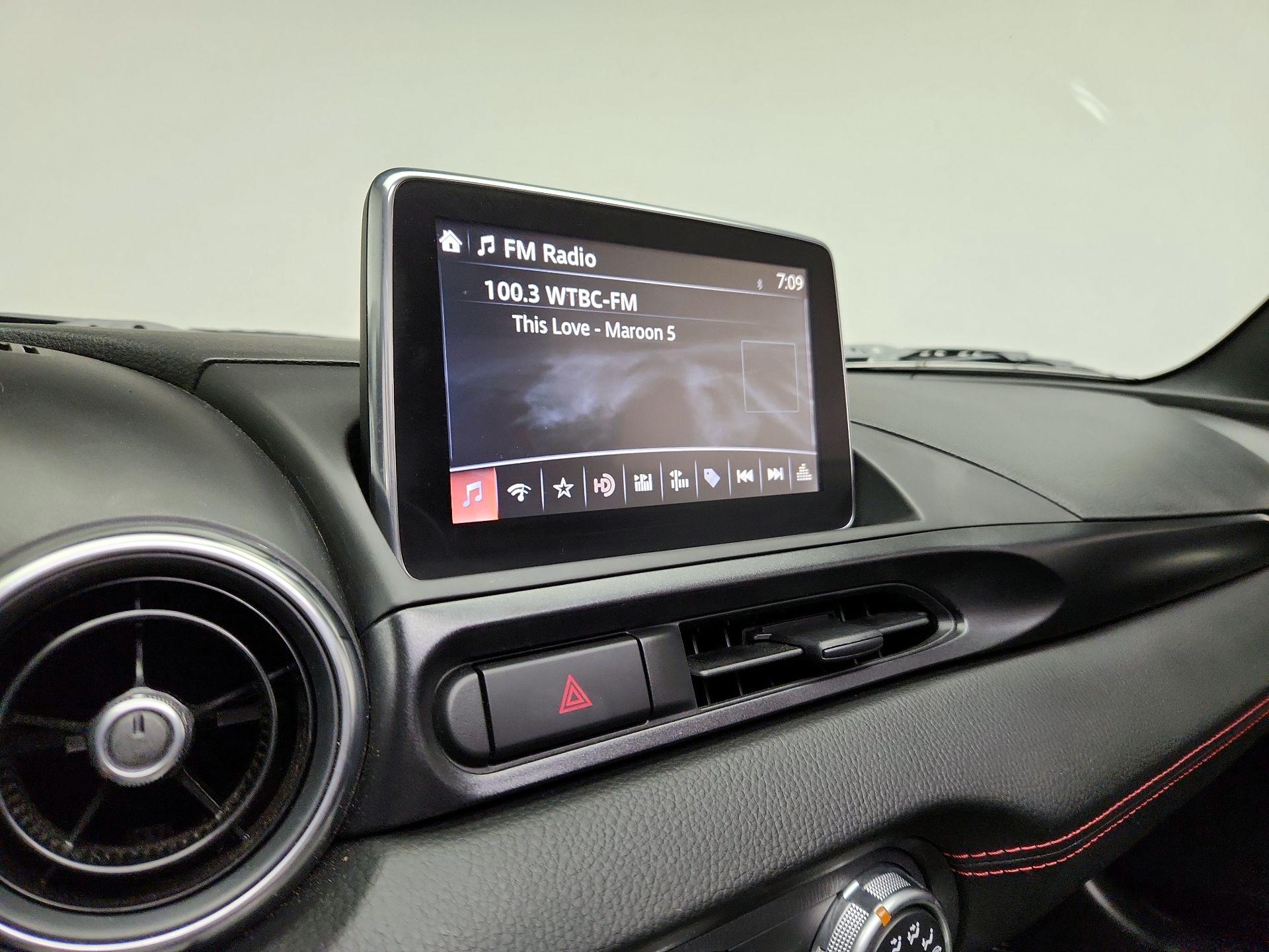 Thumbnail: 2017 Fiat 124 Spider - 15