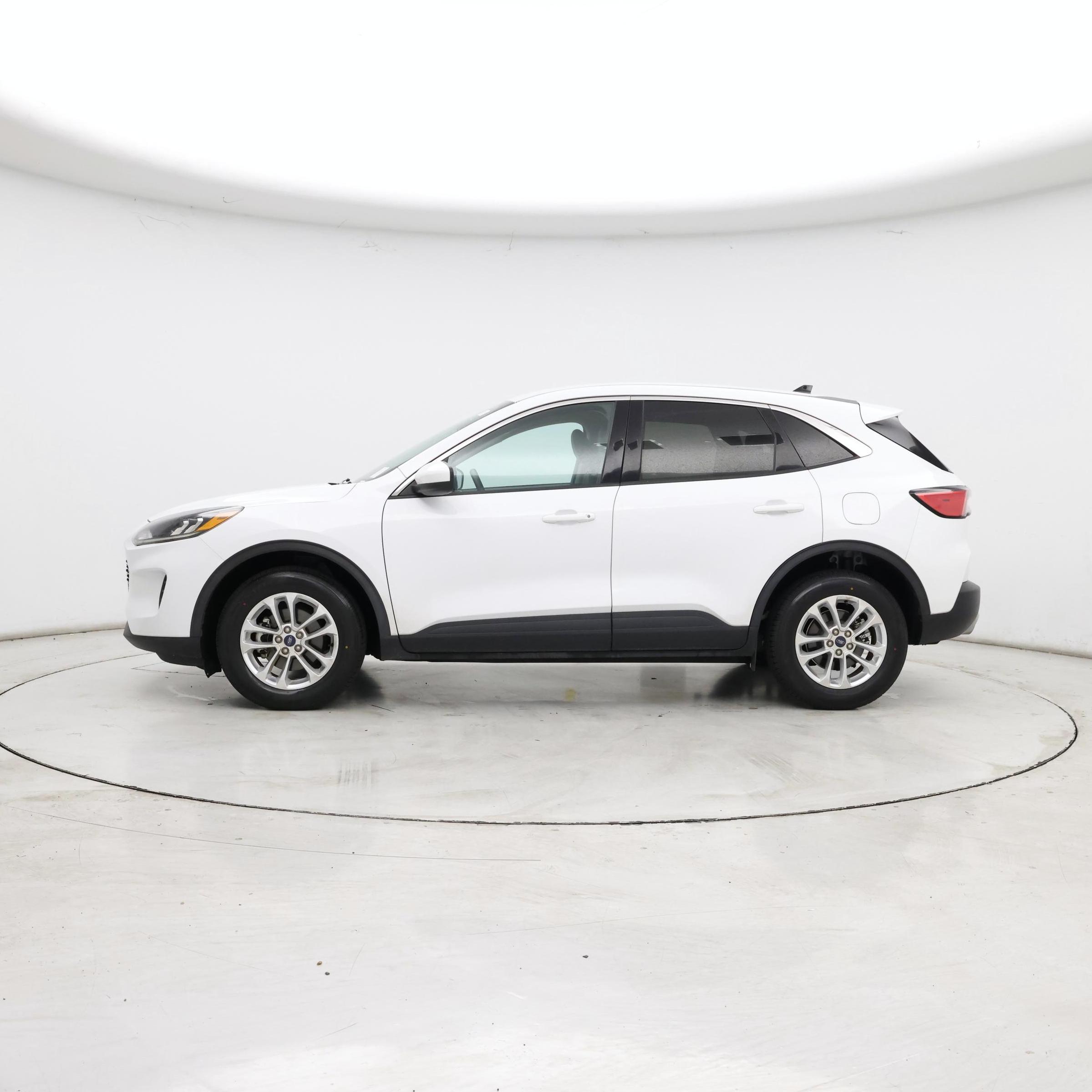 Thumbnail: 2020 Ford Escape - 3