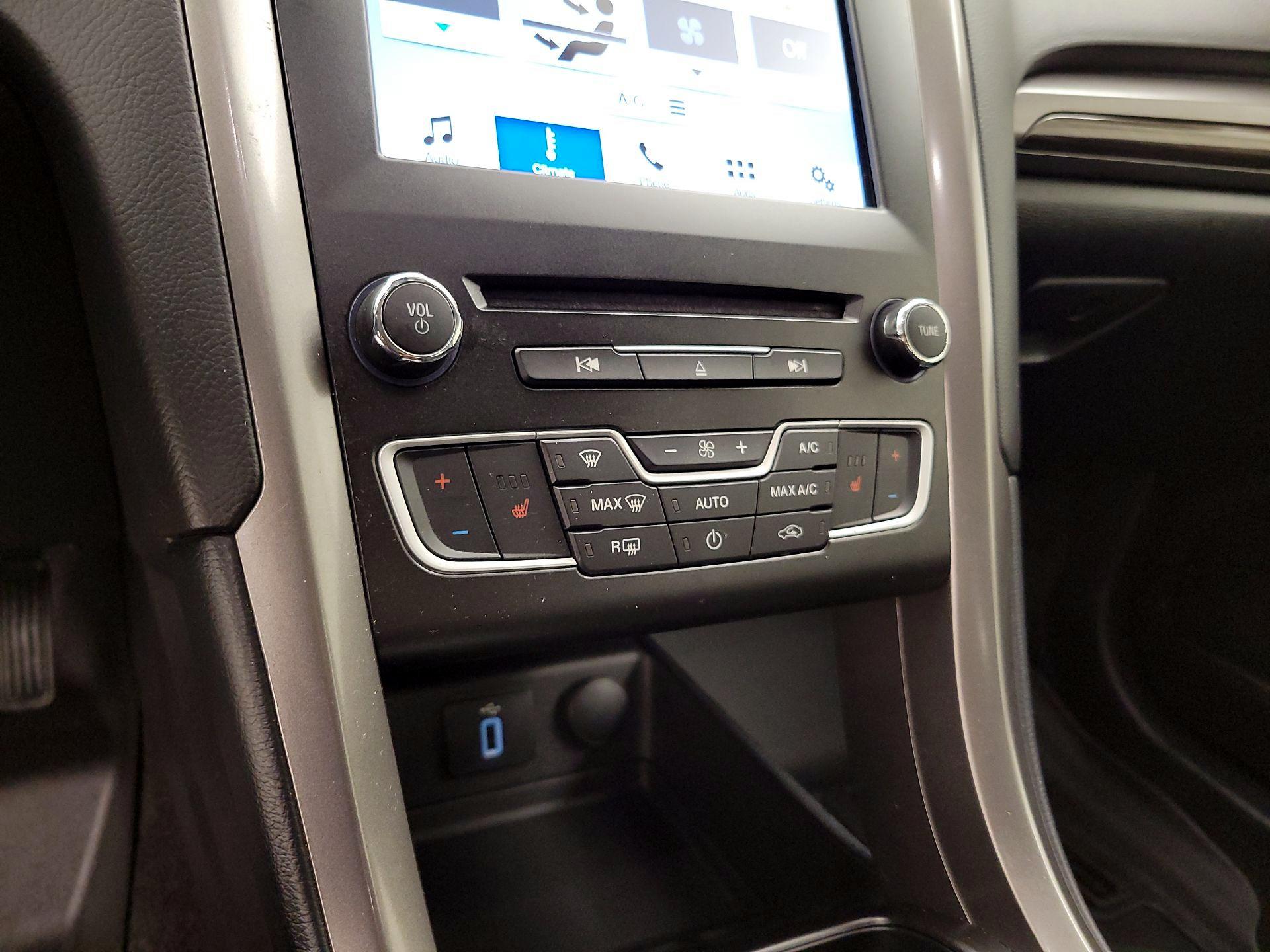 Thumbnail: 2018 Ford Fusion - 16