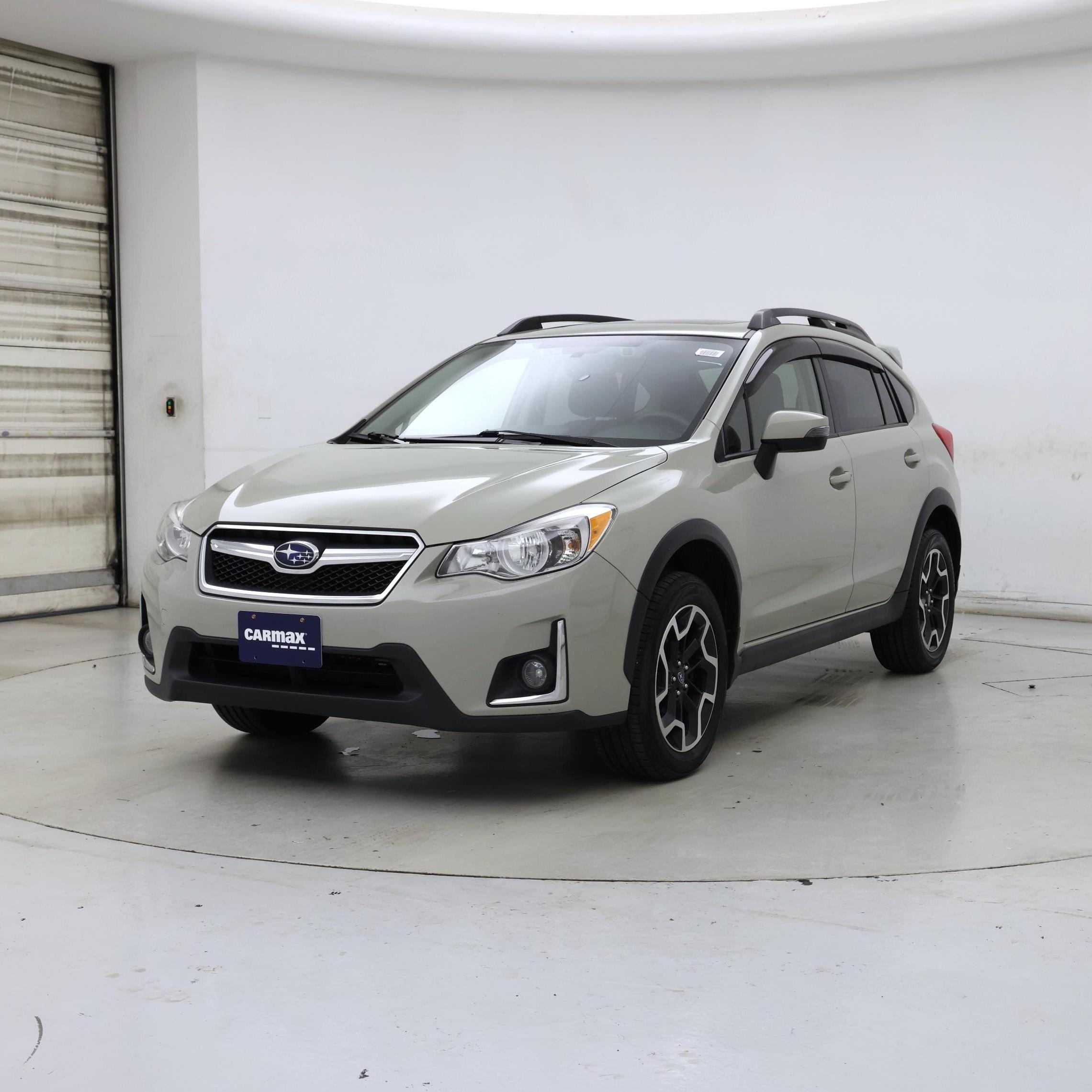 Thumbnail: 2017 Subaru Crosstrek - 4