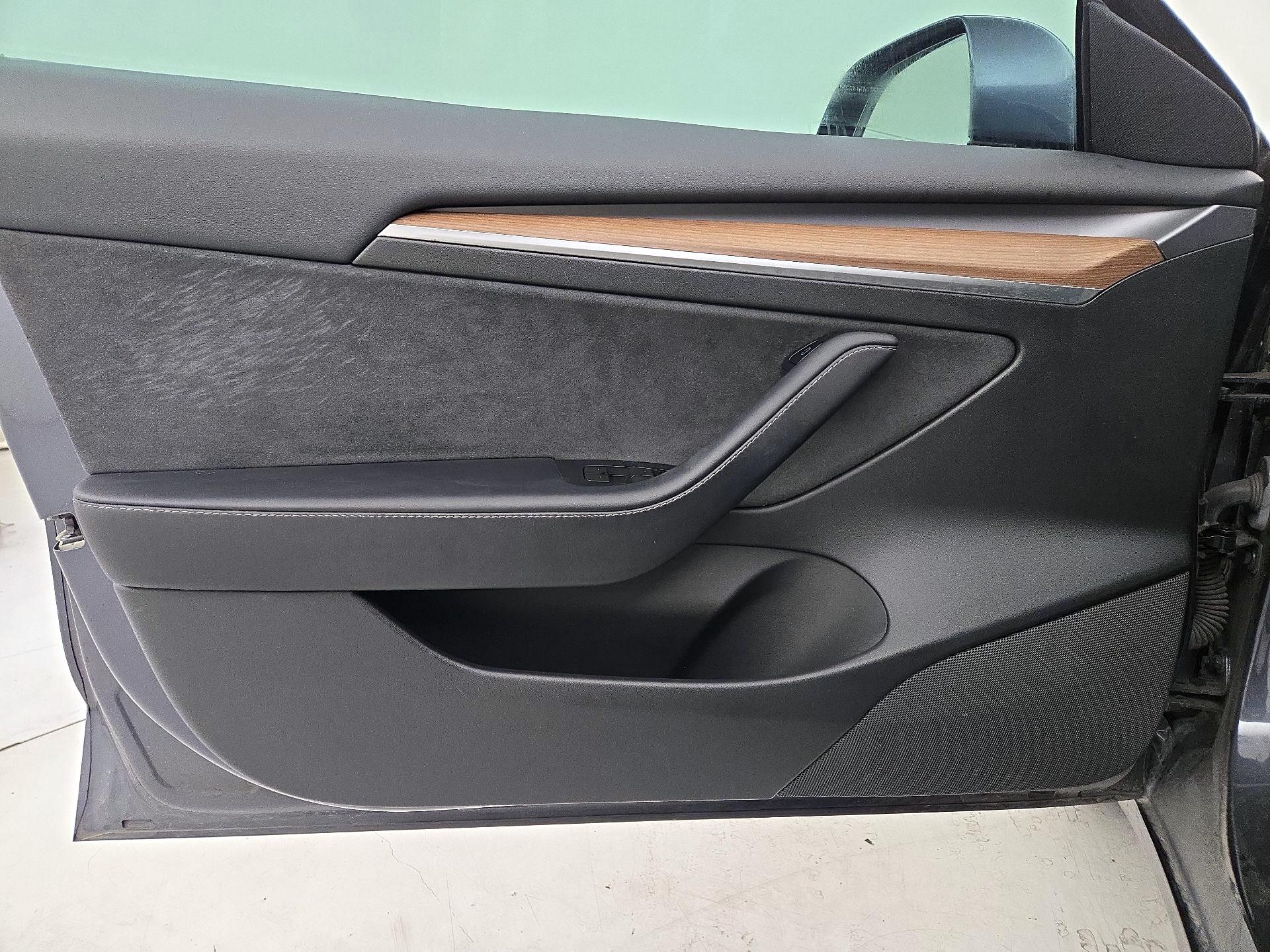 Thumbnail: 2023 Tesla Model 3 - 12