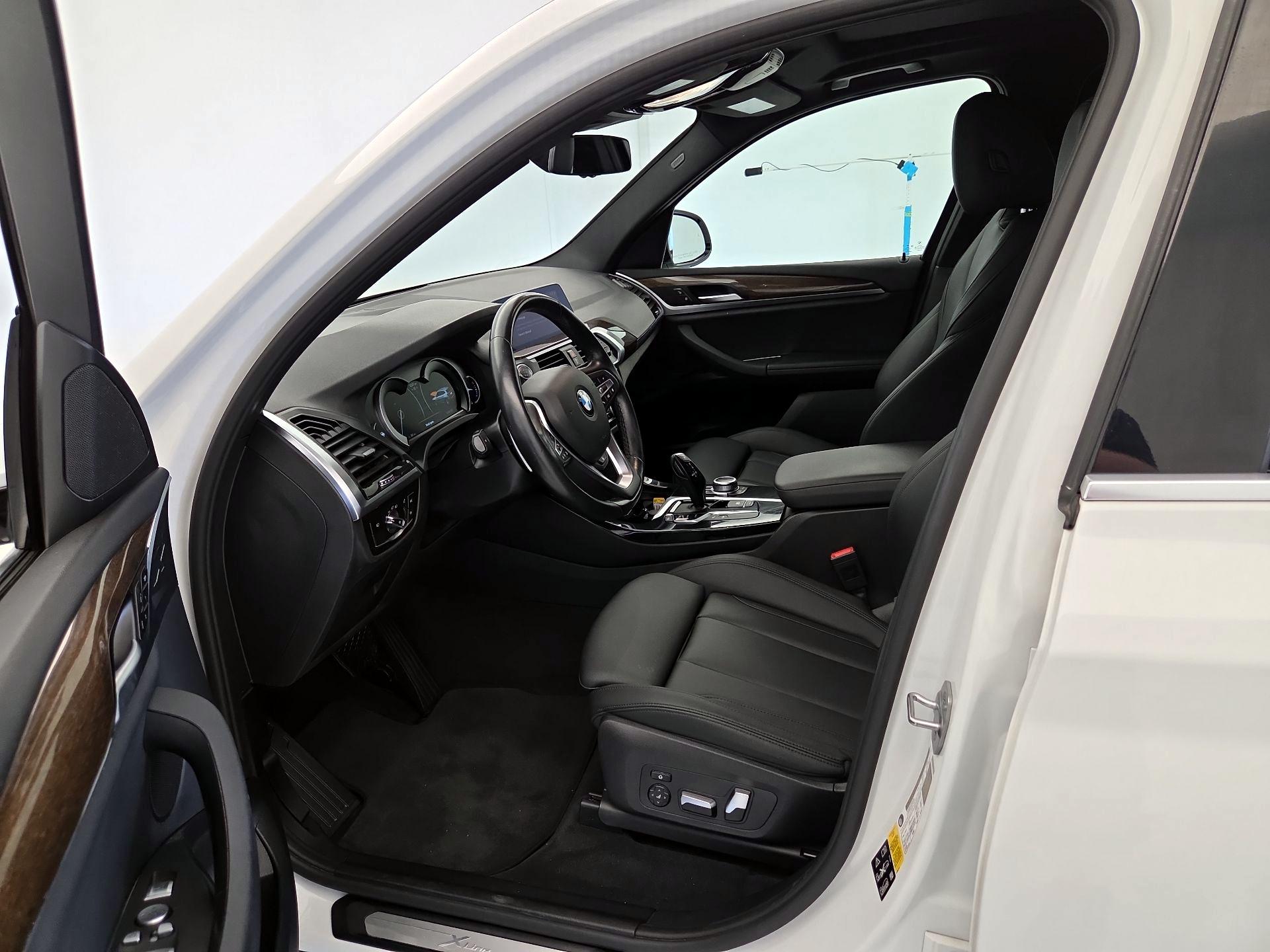Thumbnail: 2021 BMW X3 - 11