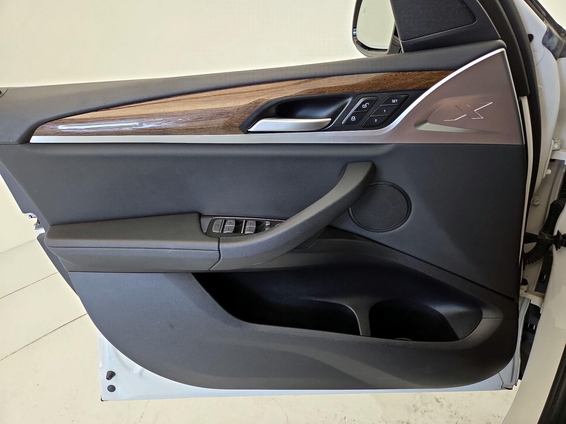 Thumbnail: 2021 BMW X3 - 12