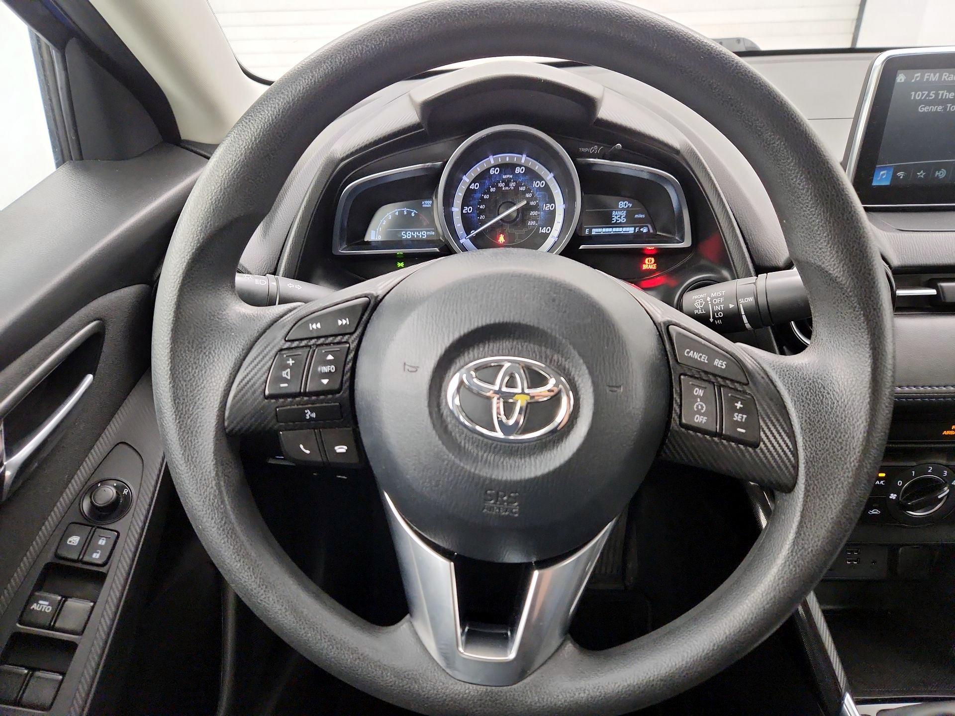 Thumbnail: 2017 Toyota Yaris iA - 10