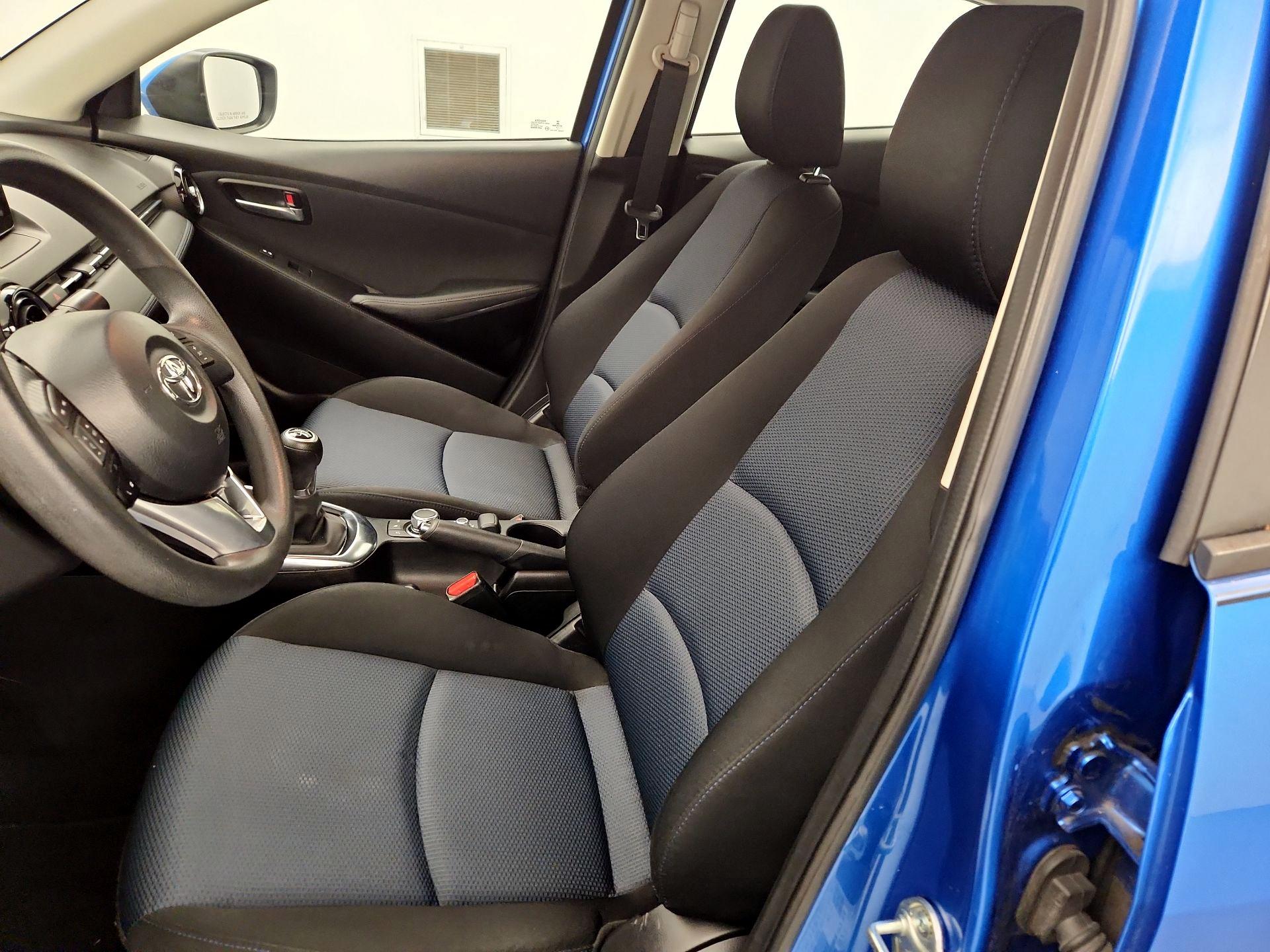 Thumbnail: 2017 Toyota Yaris iA - 11