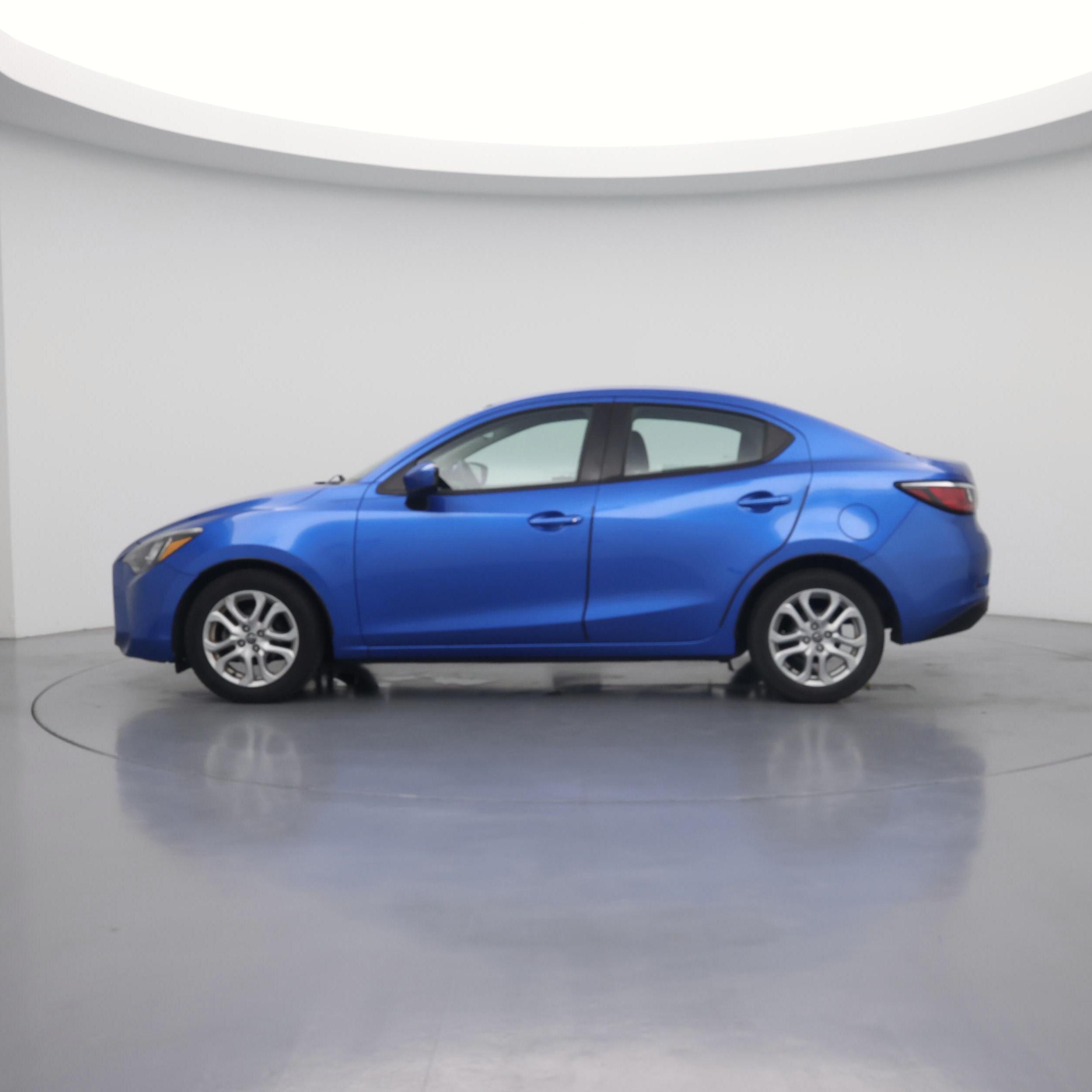Thumbnail: 2017 Toyota Yaris iA - 3