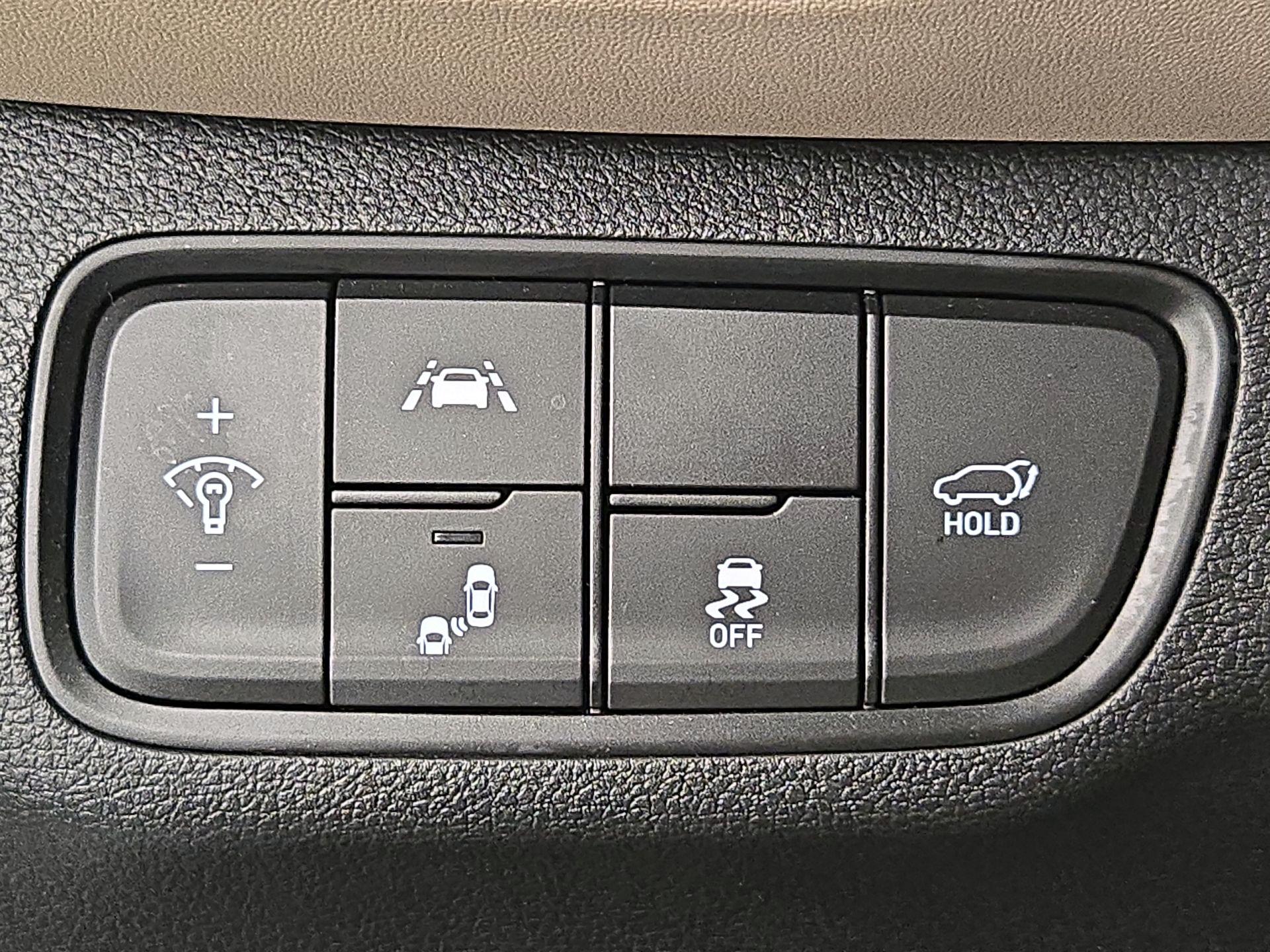 Thumbnail: 2019 Hyundai Santa Fe - 13