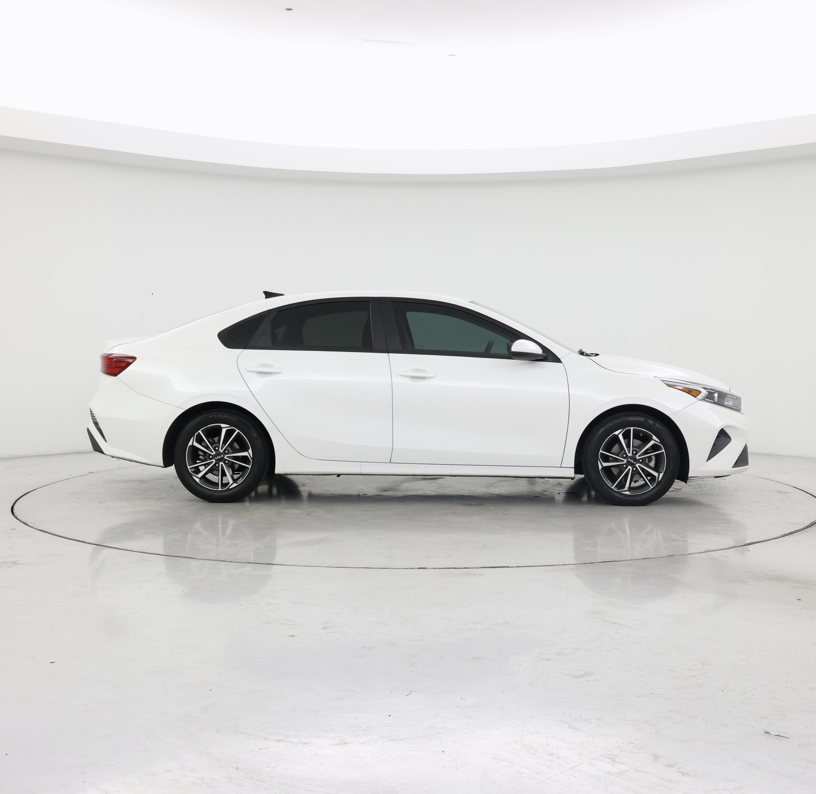 Thumbnail: 2022 Kia Forte - 7