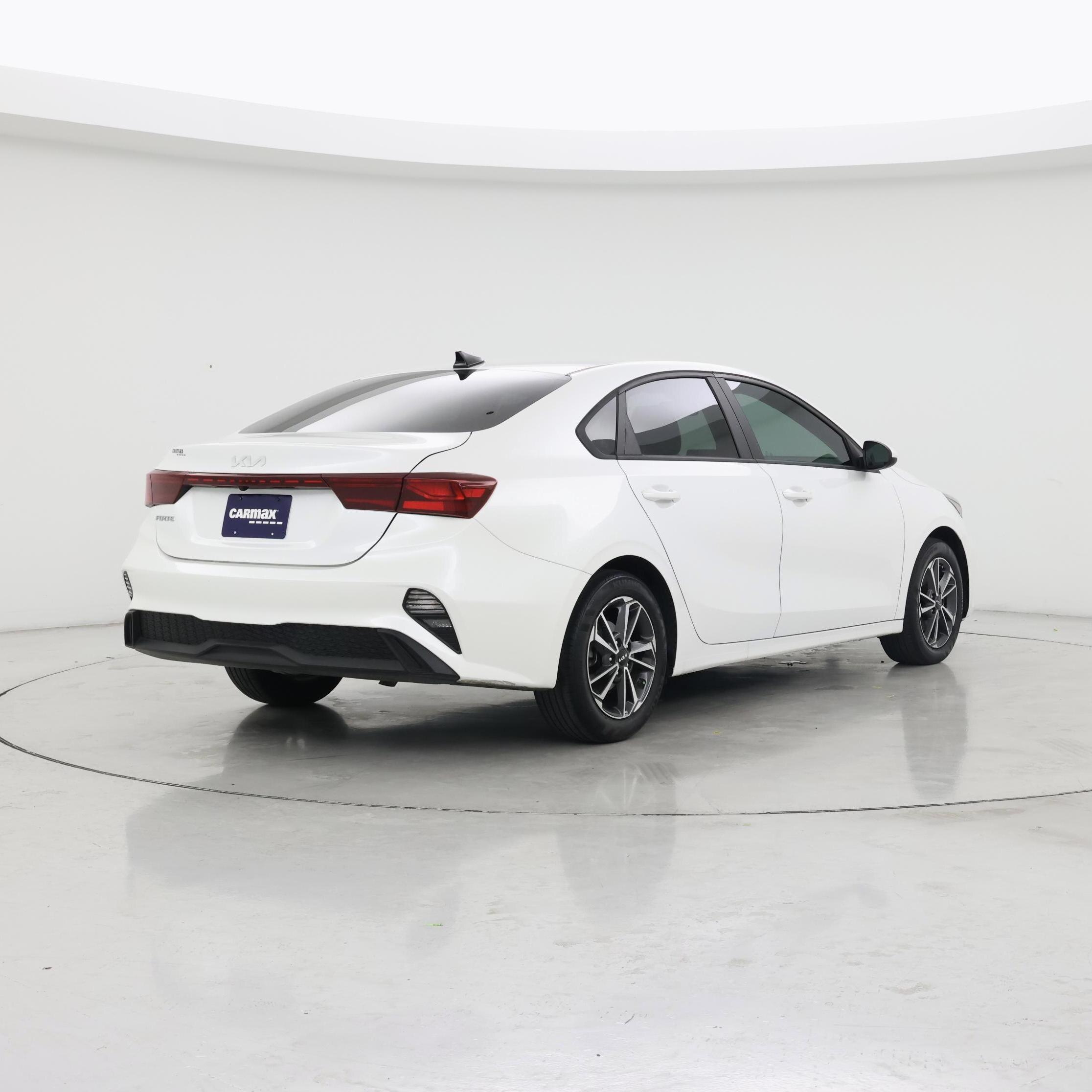 Thumbnail: 2022 Kia Forte - 8