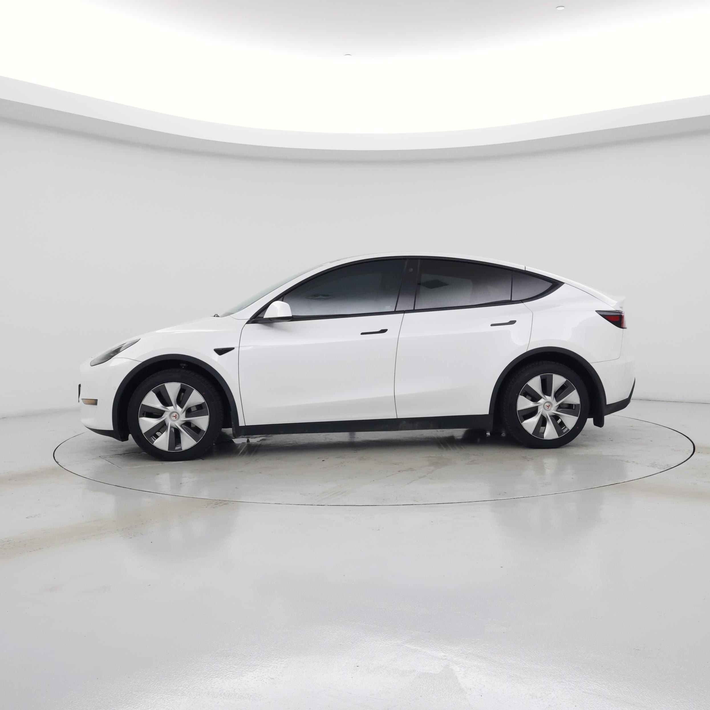 Thumbnail: 2022 Tesla Model Y - 3