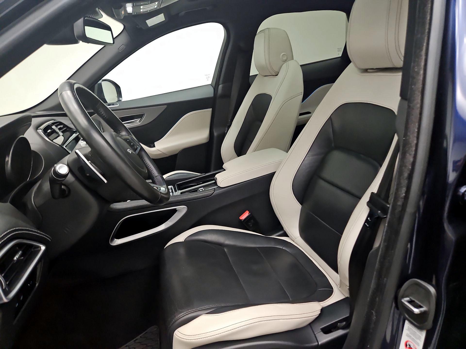 Thumbnail: 2018 Jaguar F-Pace - 11