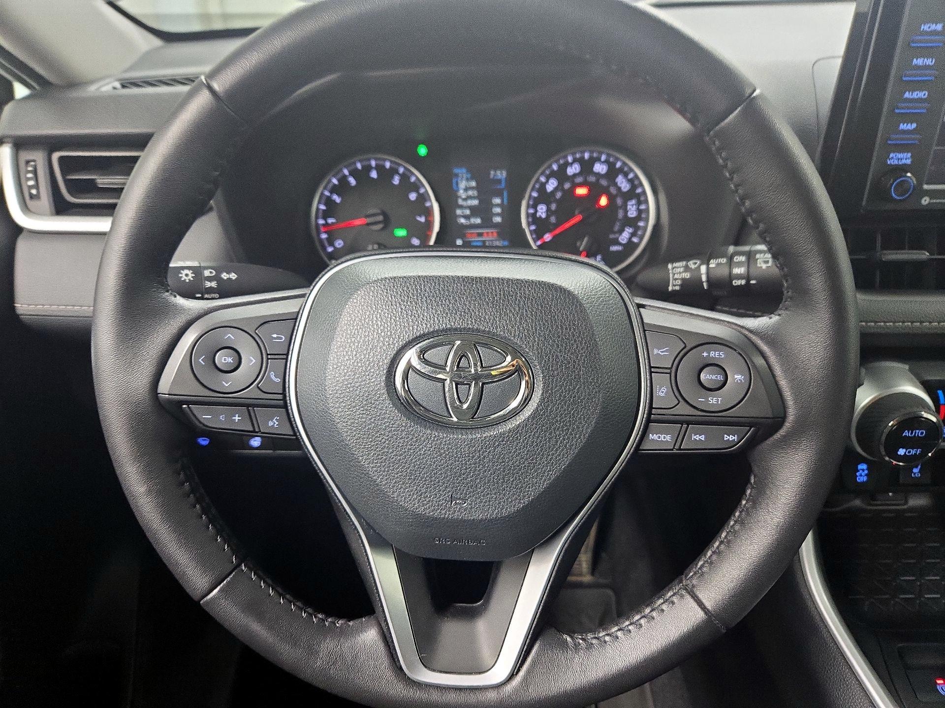 Thumbnail: 2022 Toyota RAV4 - 10