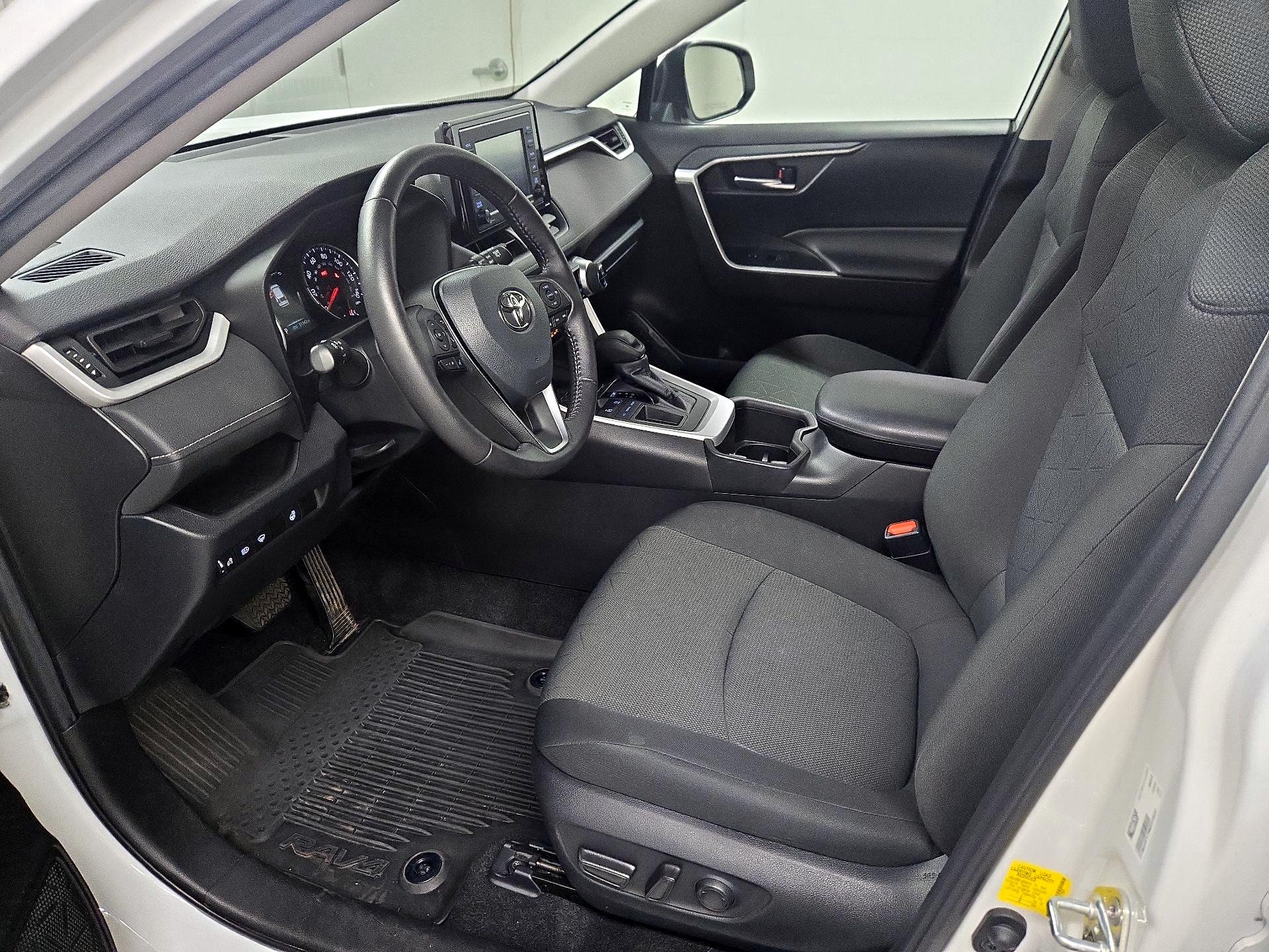 Thumbnail: 2022 Toyota RAV4 - 11