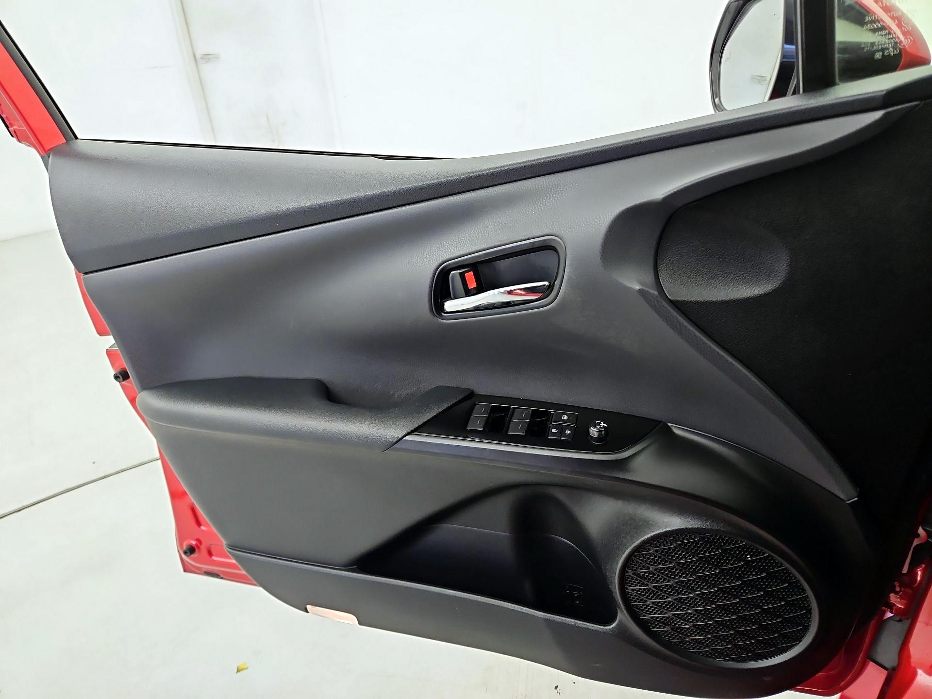 Thumbnail: 2019 Toyota Prius - 12