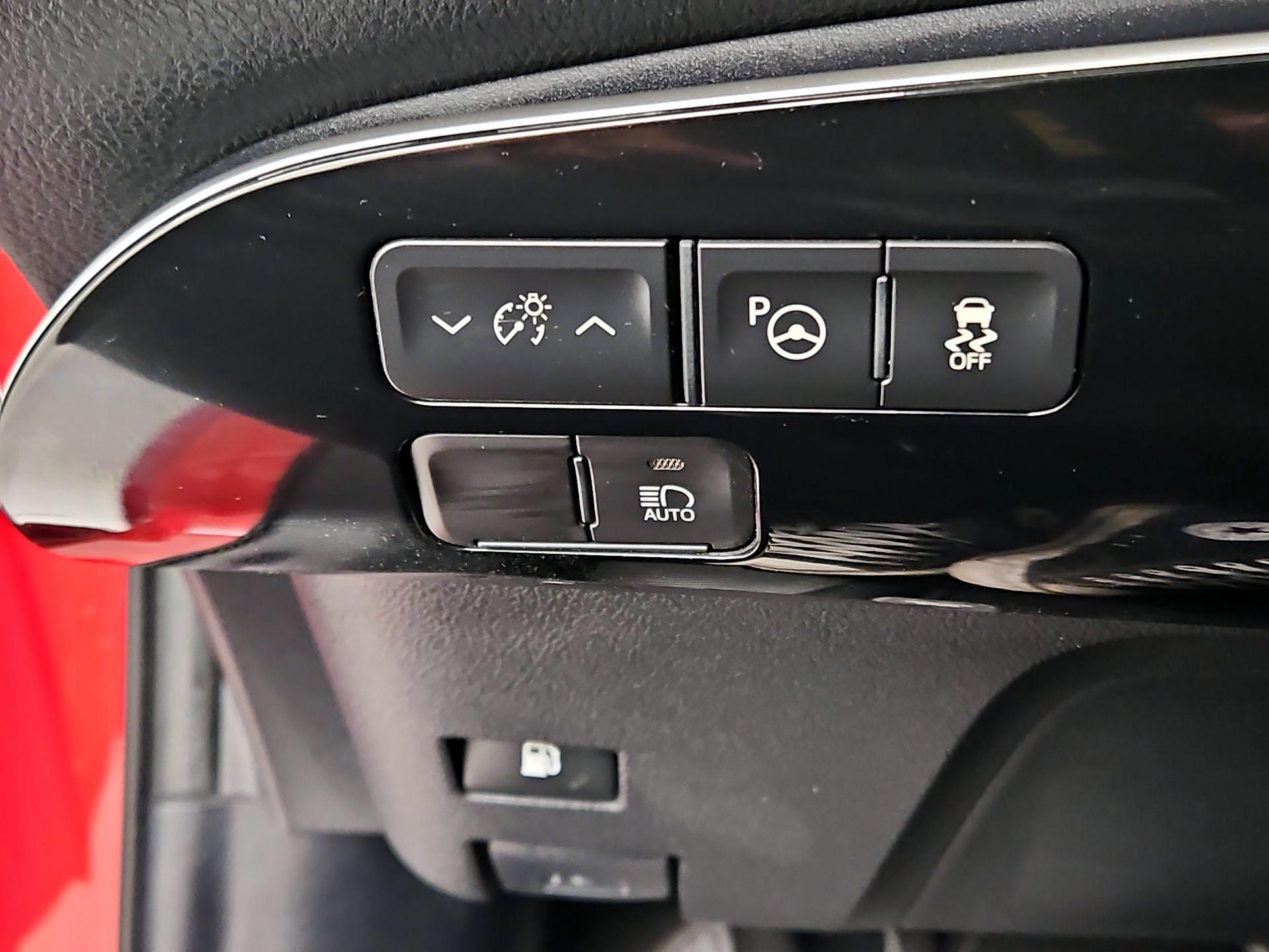 Thumbnail: 2019 Toyota Prius - 13