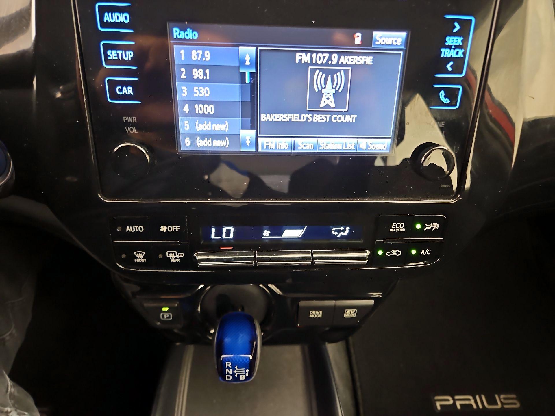 Thumbnail: 2019 Toyota Prius - 16