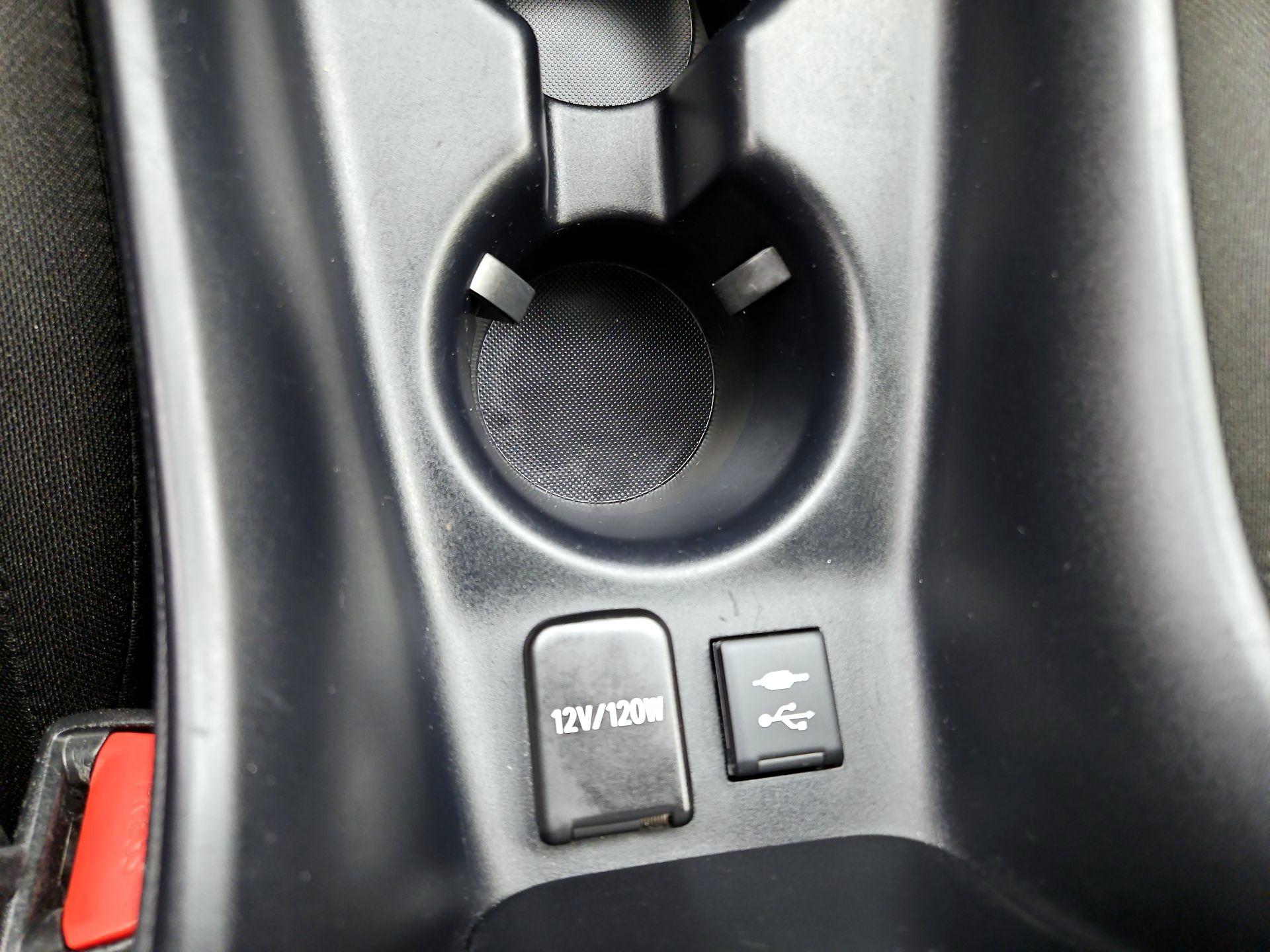 Thumbnail: 2019 Toyota Prius - 18