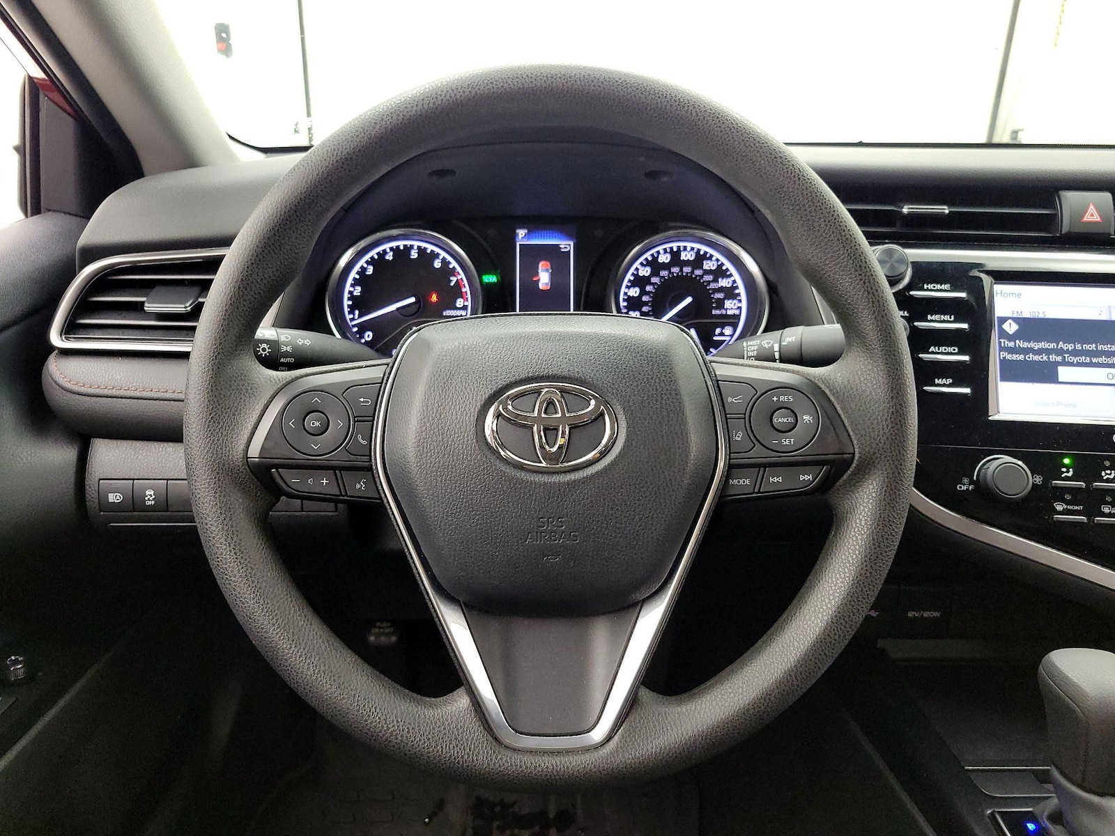 2020 Toyota Camry LE - Photo 11
