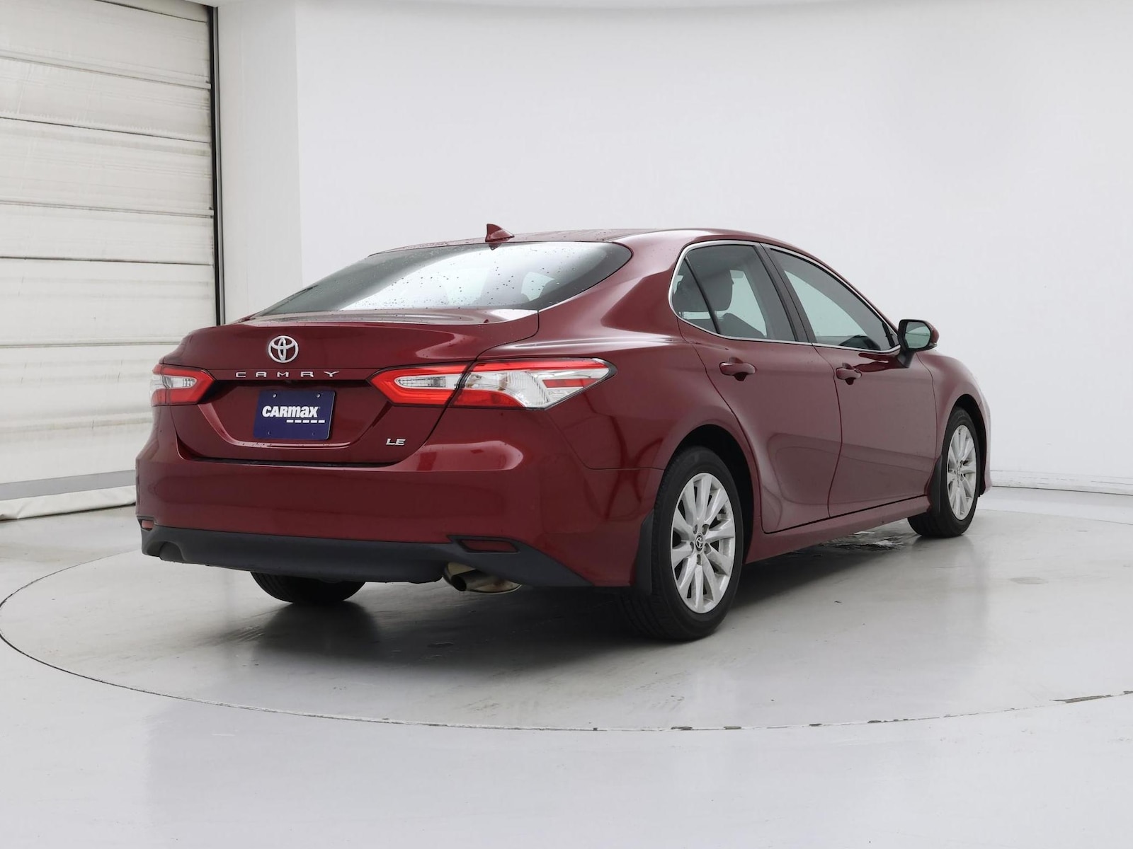 2020 Toyota Camry LE - Photo 9