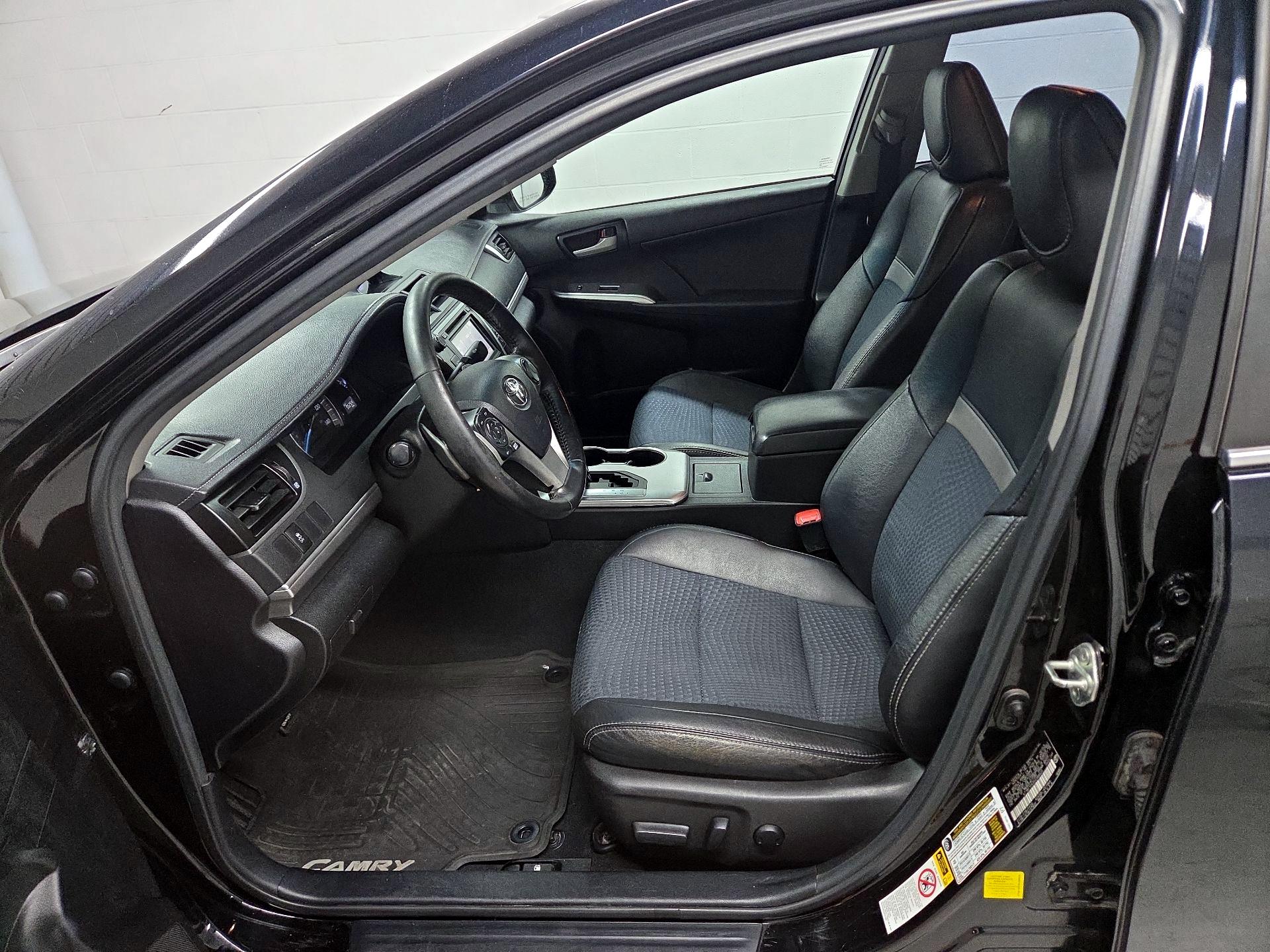 Thumbnail: 2014 Toyota Camry - 11