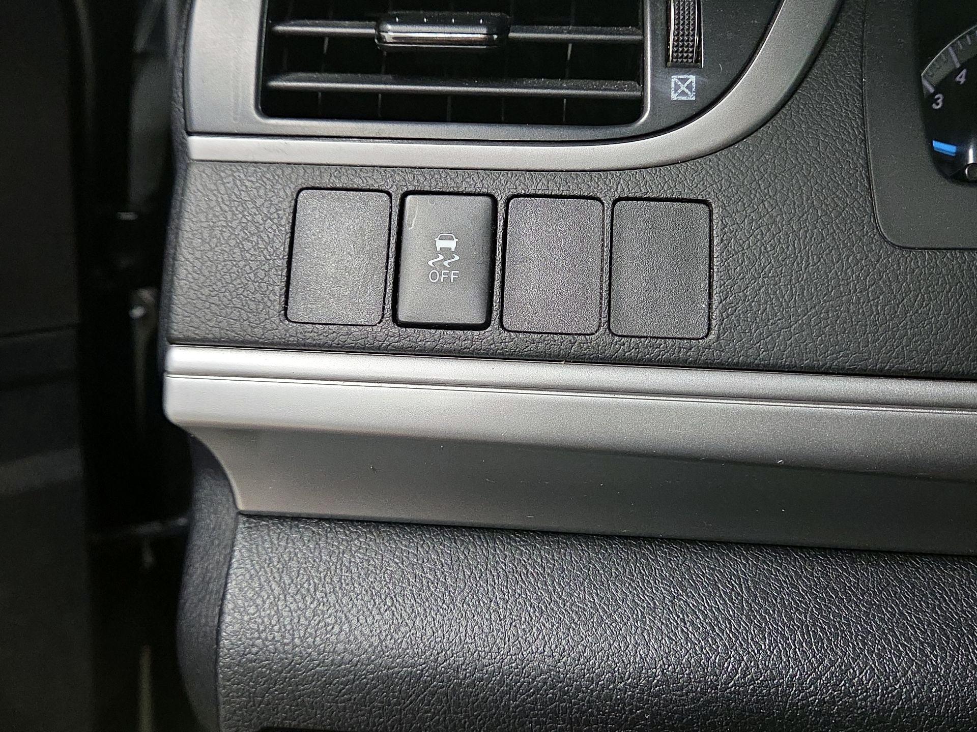 Thumbnail: 2014 Toyota Camry - 13