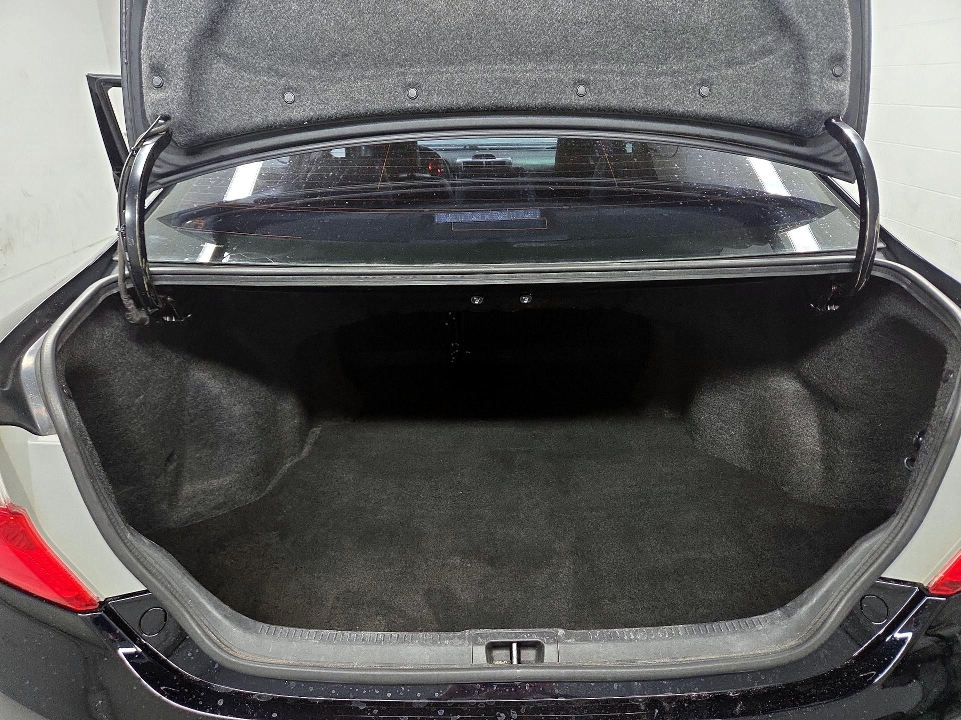 Thumbnail: 2014 Toyota Camry - 20