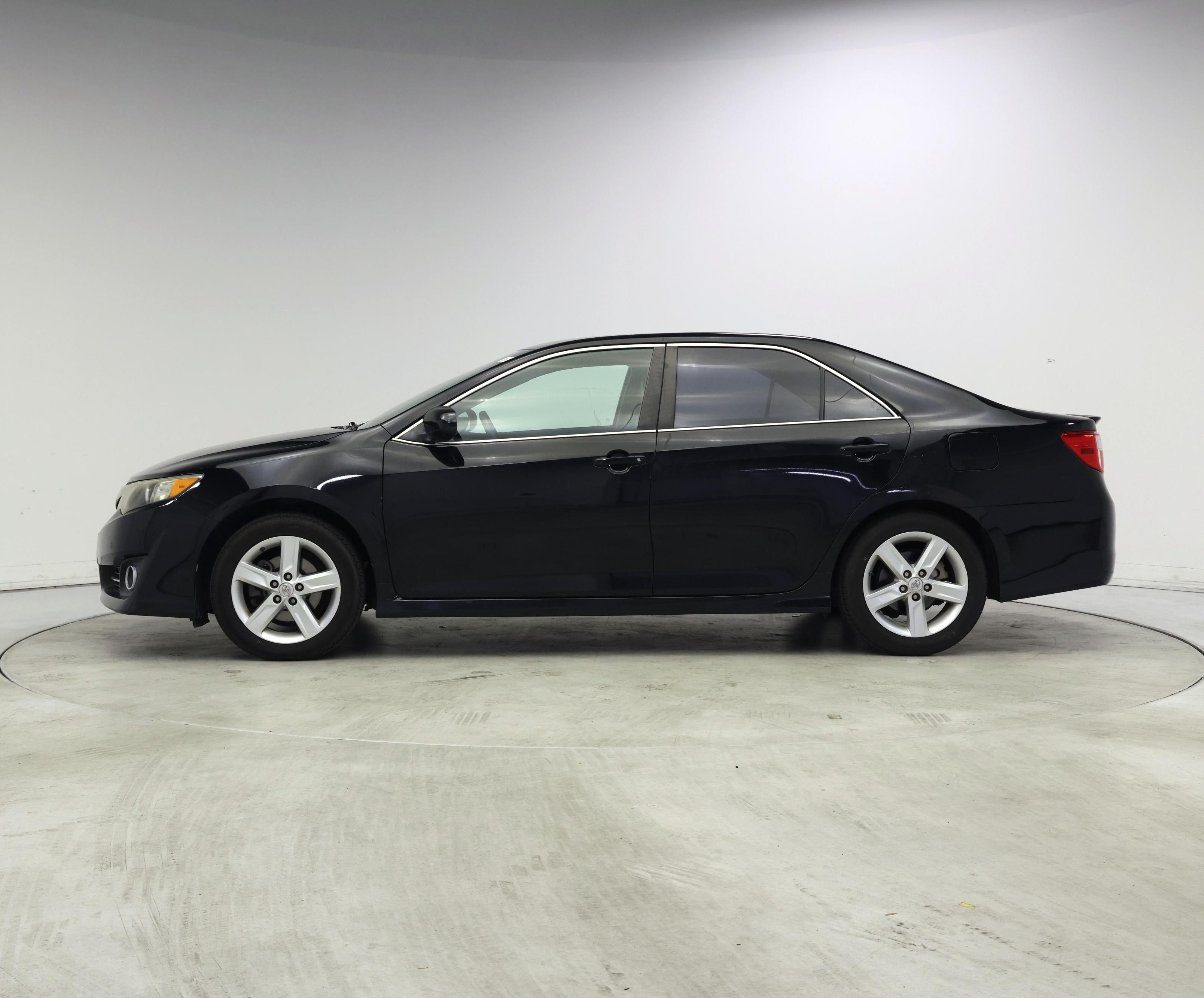 Thumbnail: 2014 Toyota Camry - 3