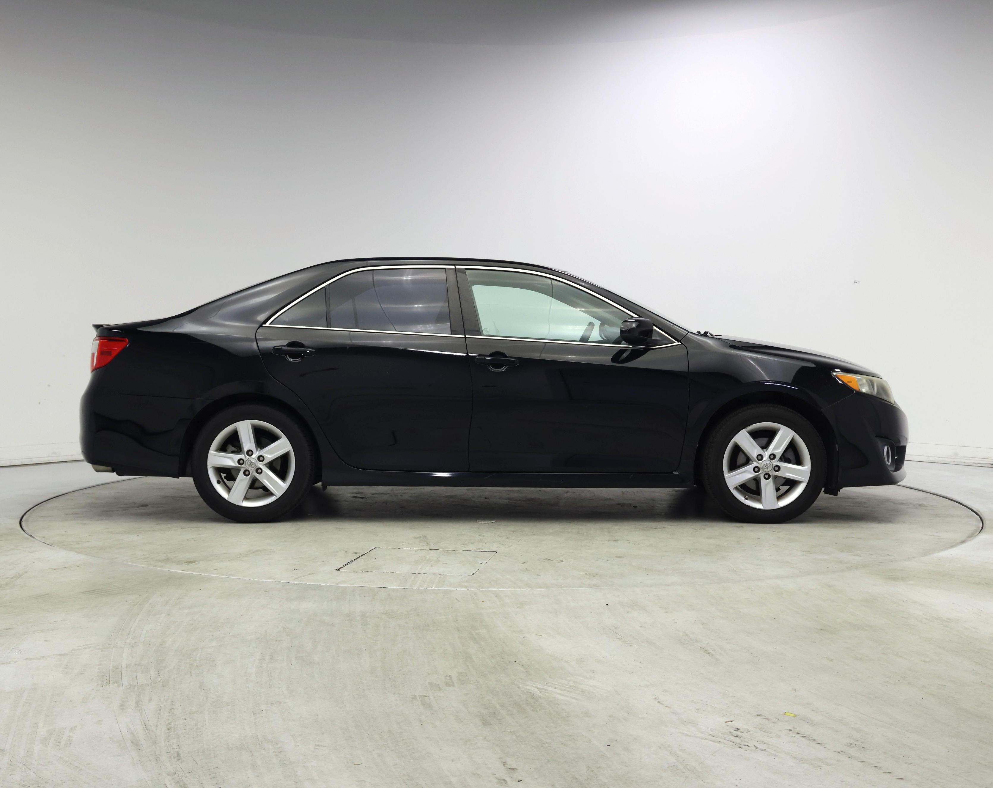 Thumbnail: 2014 Toyota Camry - 7