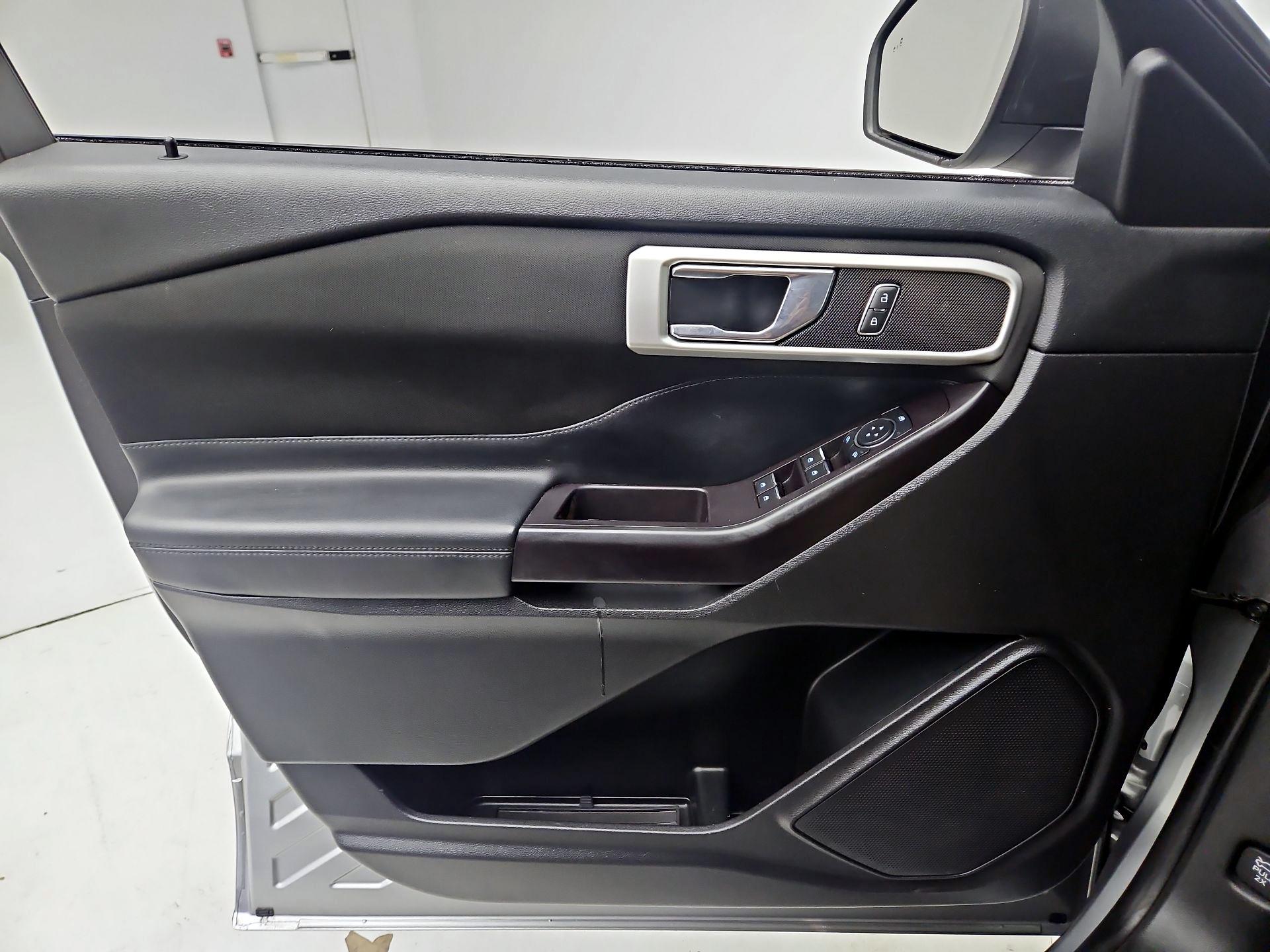 Thumbnail: 2020 Ford Explorer - 12