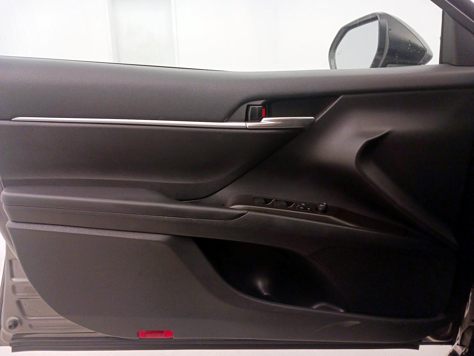 Thumbnail: 2021 Toyota Camry - 12