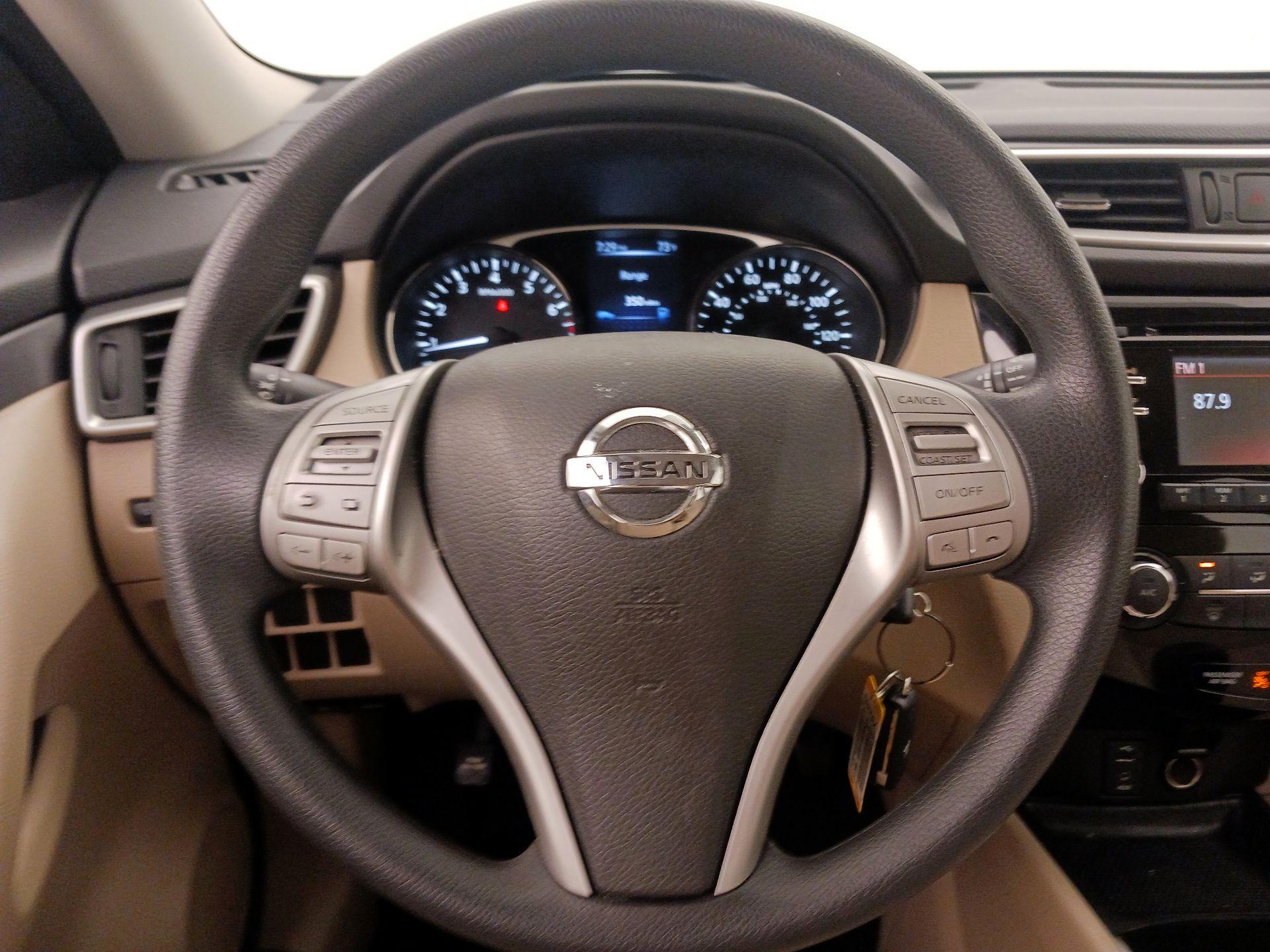 Thumbnail: 2016 Nissan Rogue - 10