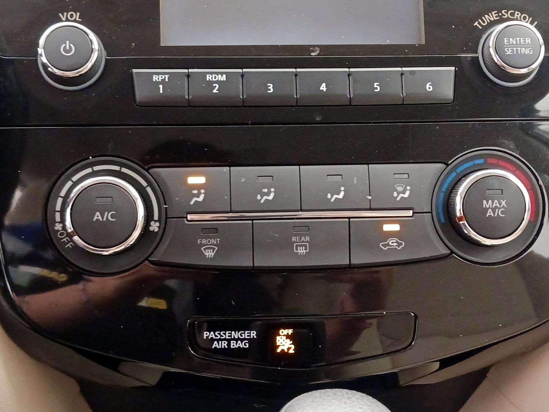 Thumbnail: 2016 Nissan Rogue - 16