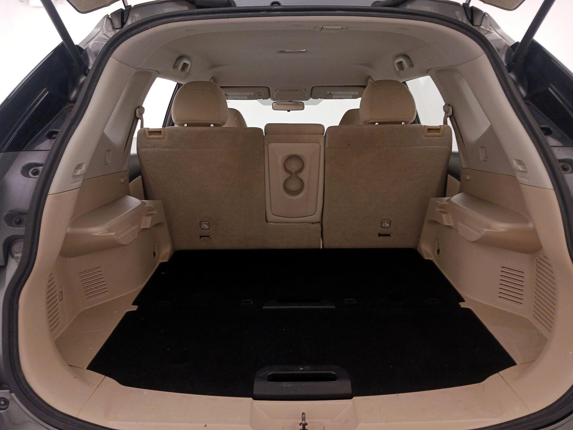 Thumbnail: 2016 Nissan Rogue - 20
