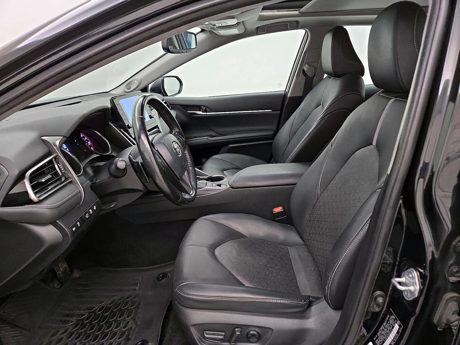 2021 Toyota Camry XSE - Photo 12