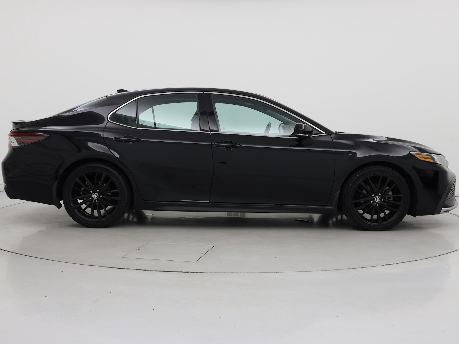 2021 Toyota Camry XSE - Photo 8