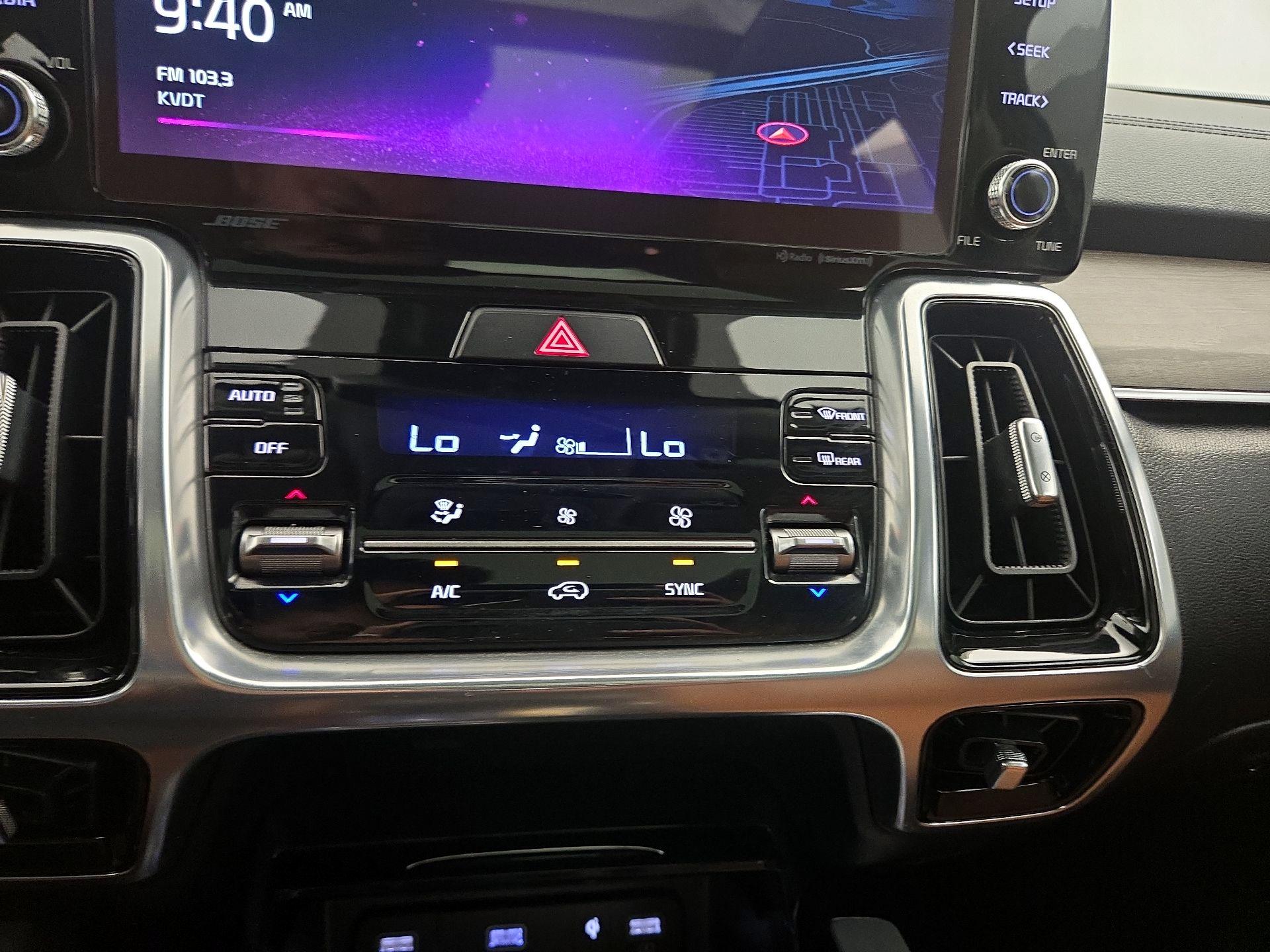 Thumbnail: 2023 Kia Sorento - 17