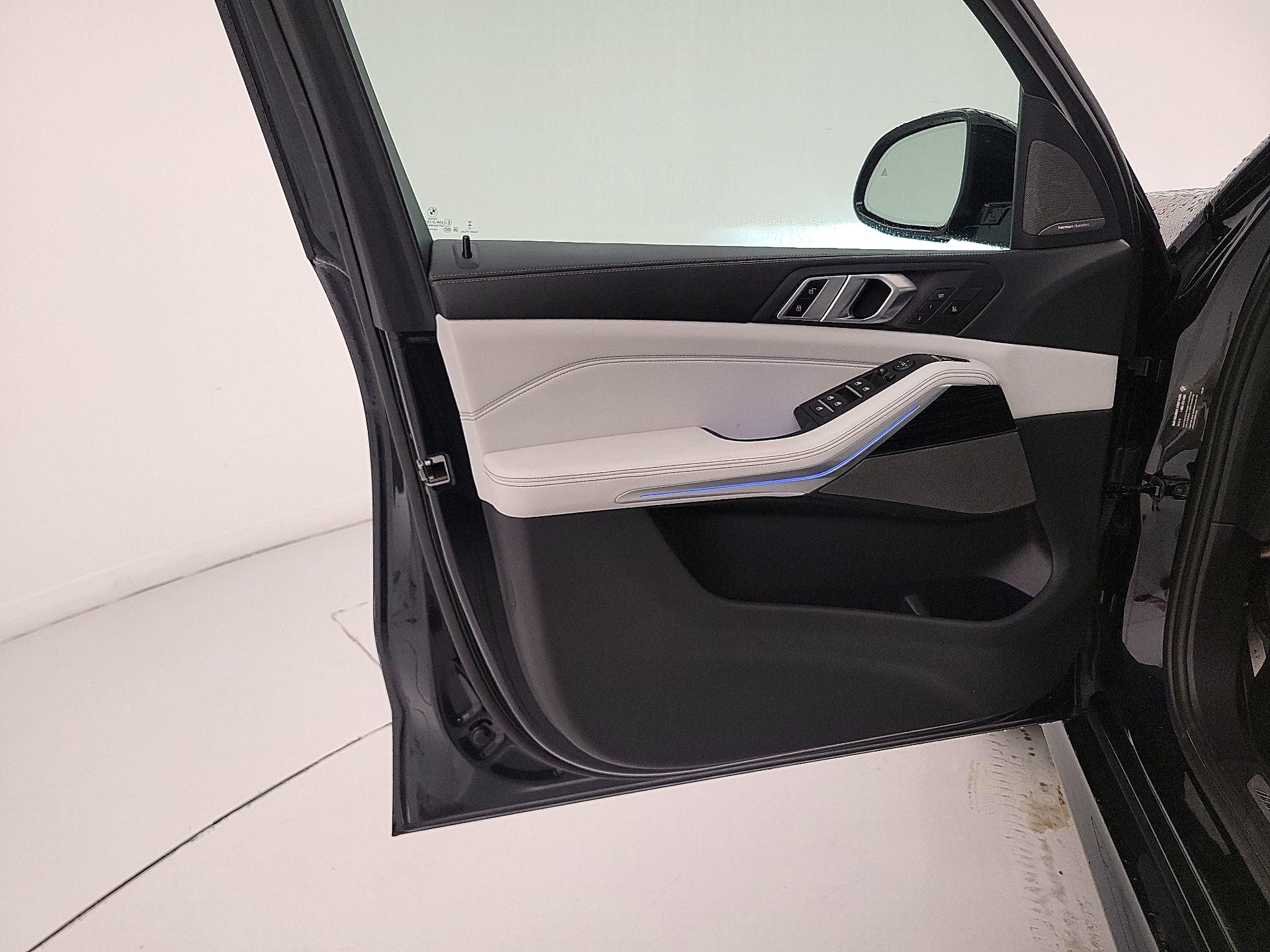 Thumbnail: 2024 BMW X5 - 12